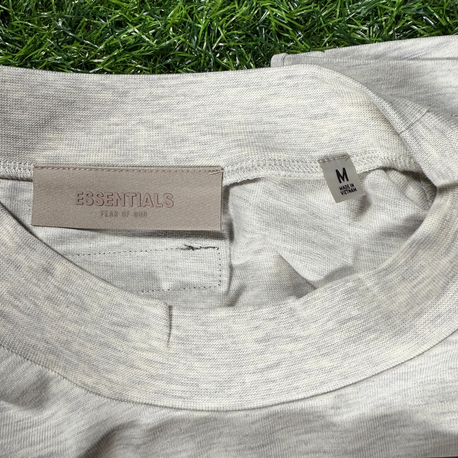 Fear of God Essentials T-Shirt SS22 Light Oatmeal – 100% Authentic (XS-XL)