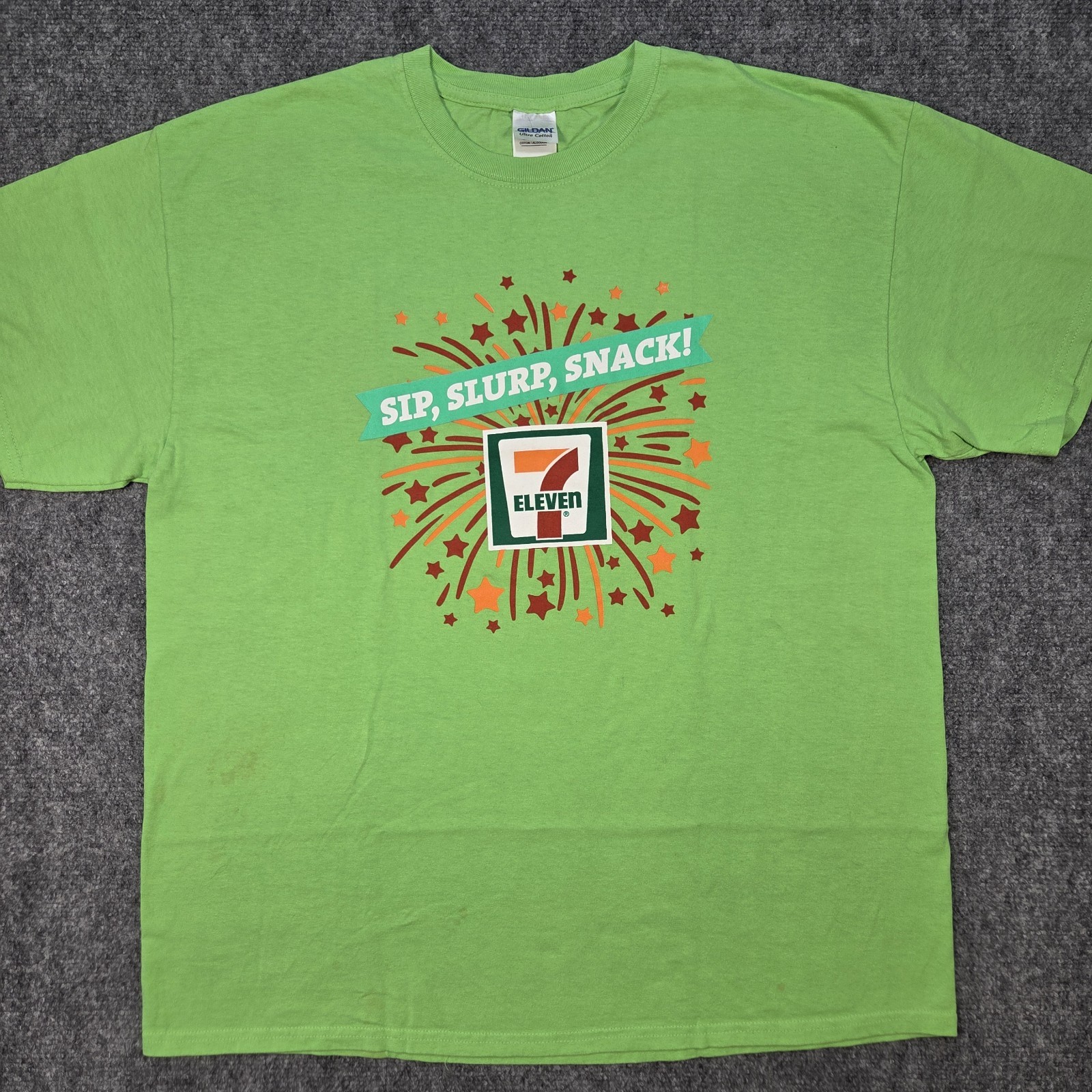 7-Eleven Convenience Store T-Shirt Size XL Promo Sip Slurp Snack Graphic Green