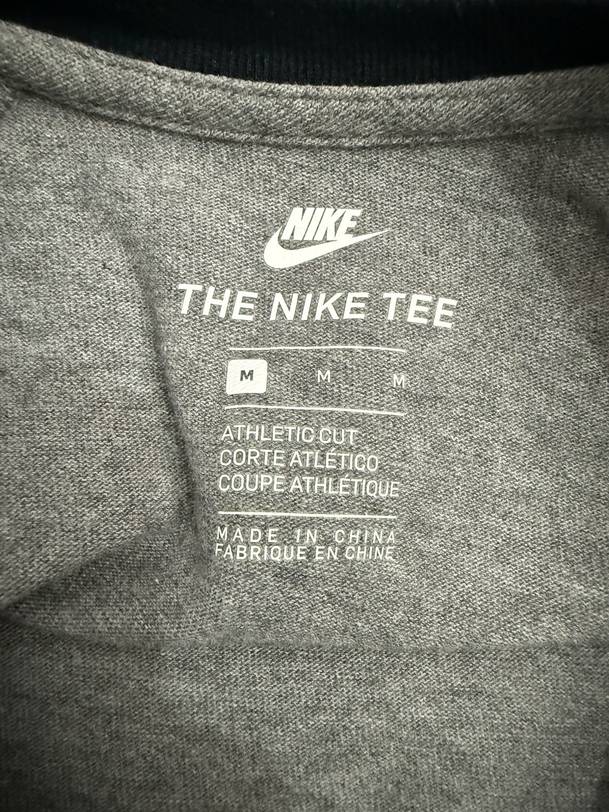 Nike The Nike Tee Men&rsquo;s M Athletic Fit Long Sleeve Crew Colorblock Gray/Black