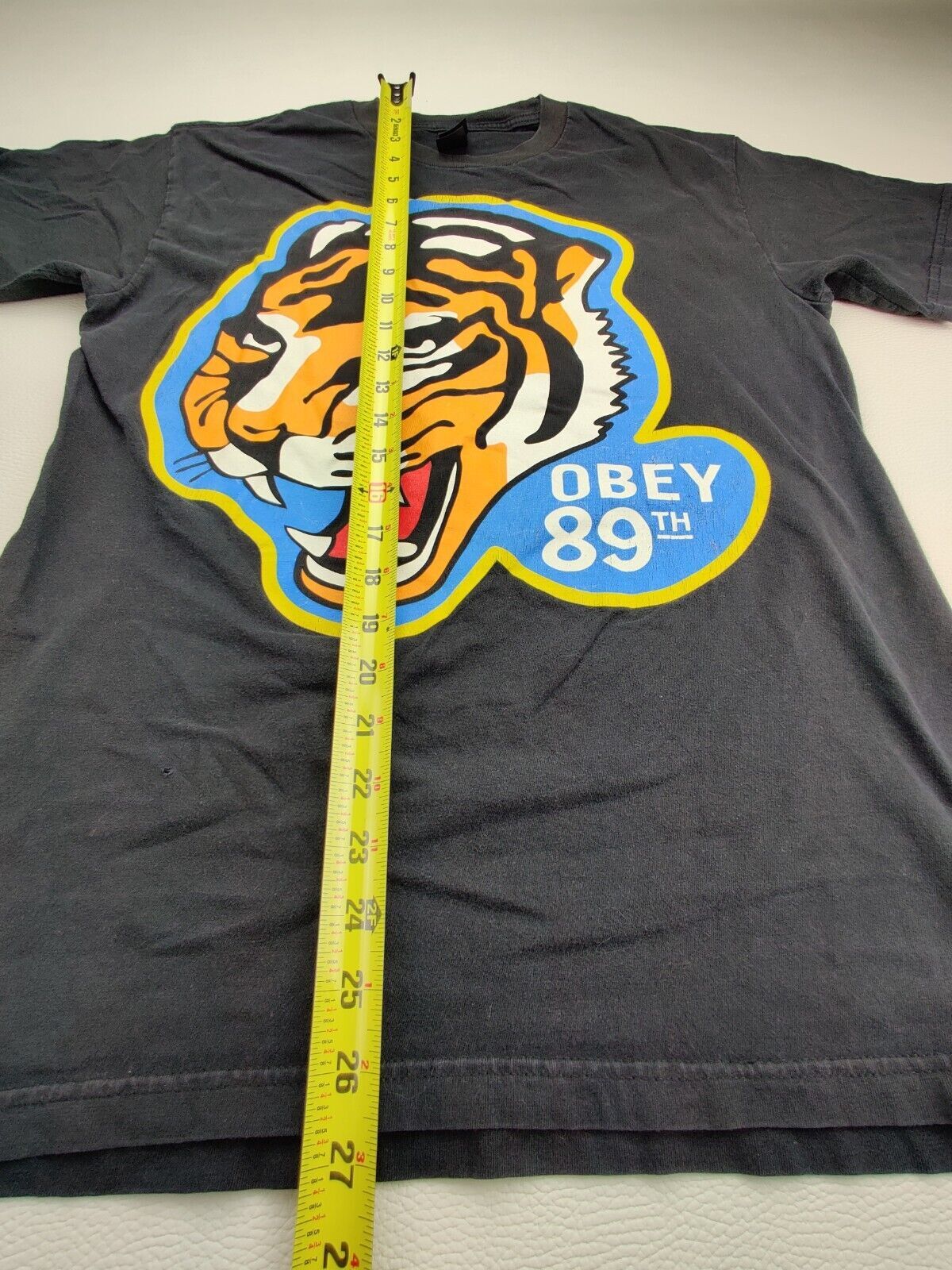OBEY 89th Men&rsquo;s M Black Roaring Tiger Skater Street Pop Art Bold Black T-Shirt