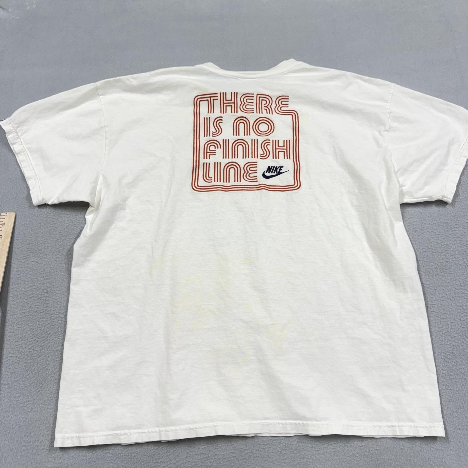 Nike Shirt Mens 2XL White There Is No Finish Line Back Print Graphic T-Shirt Tee