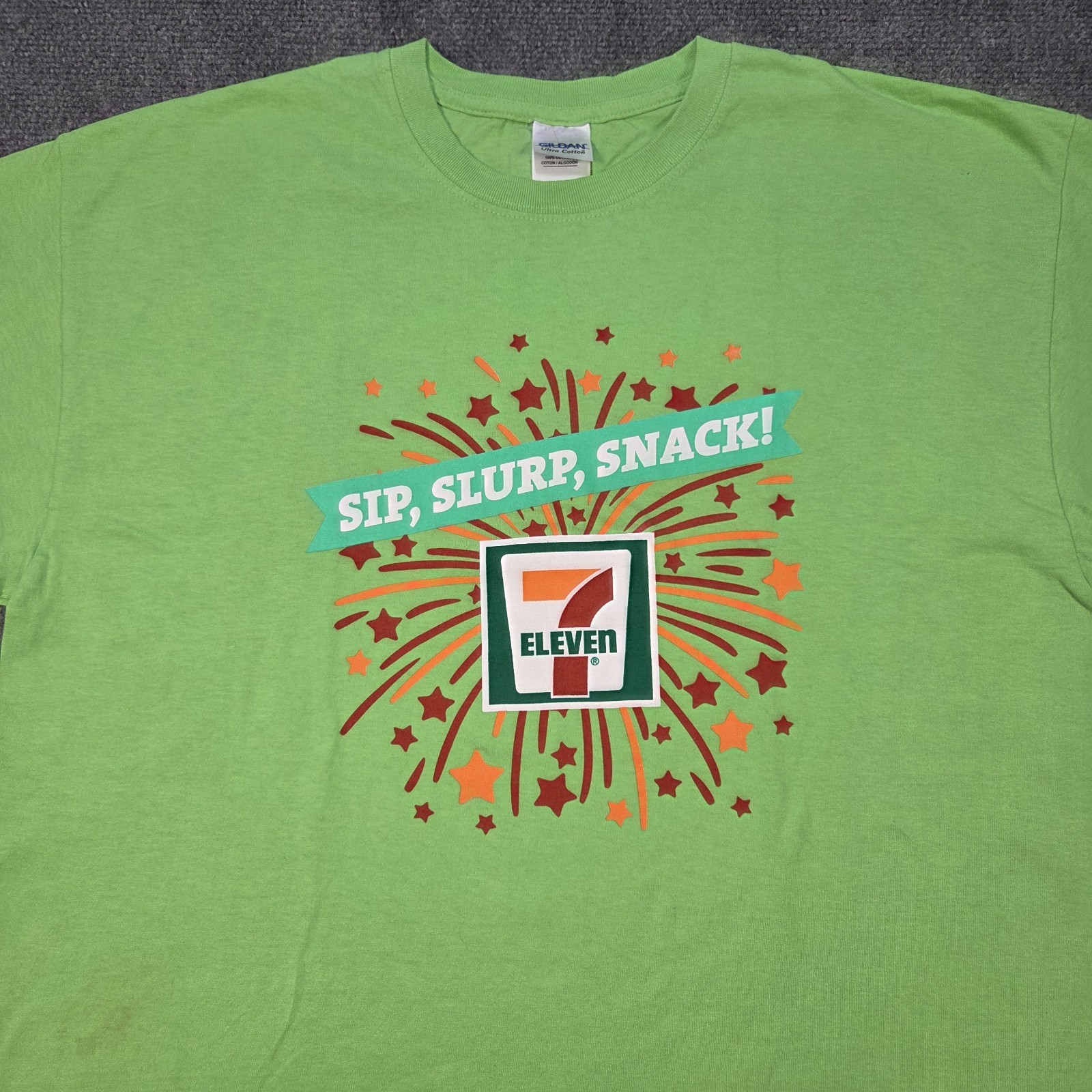 7-Eleven Convenience Store T-Shirt Size XL Promo Sip Slurp Snack Graphic Green