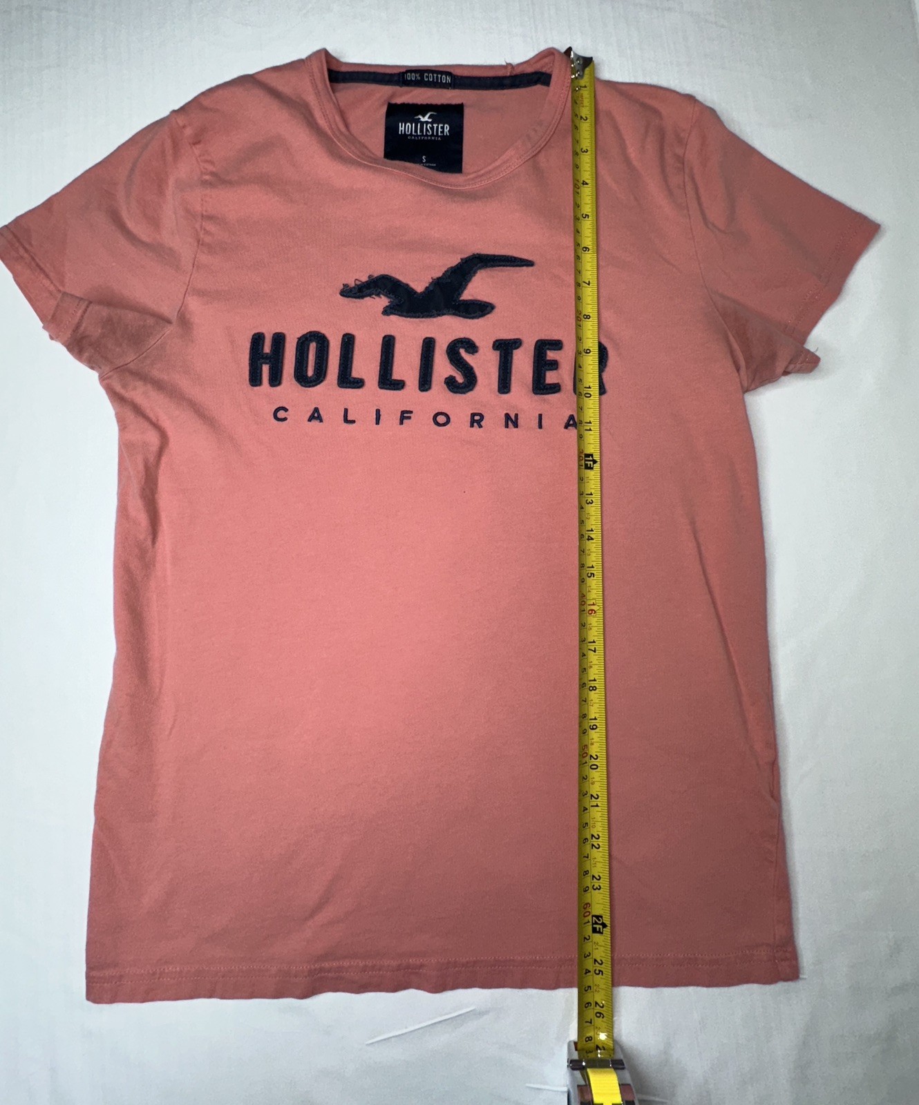 Hollister California T-Shirt ~ Mens Size Small ~ Embroidered Logo ~ Pink