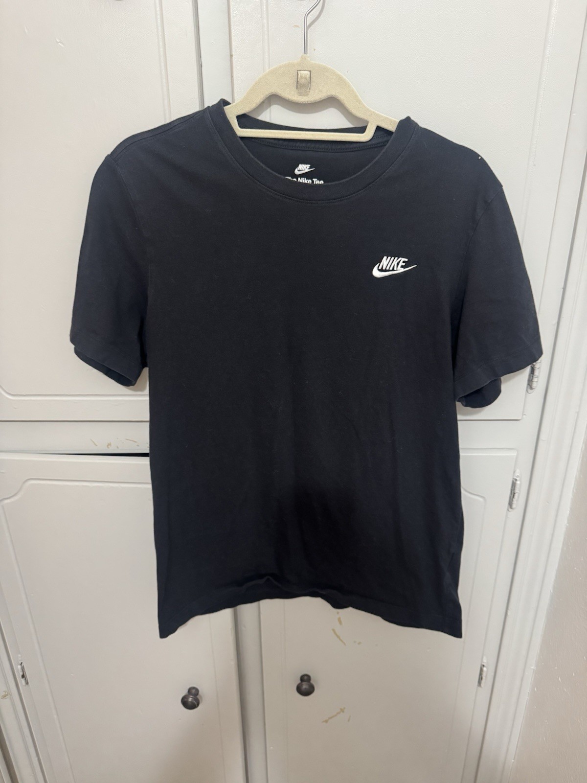 Nike Men&rsquo;s Sportswear Club T-Shirt Black AR4997 Classic Crewneck Medium