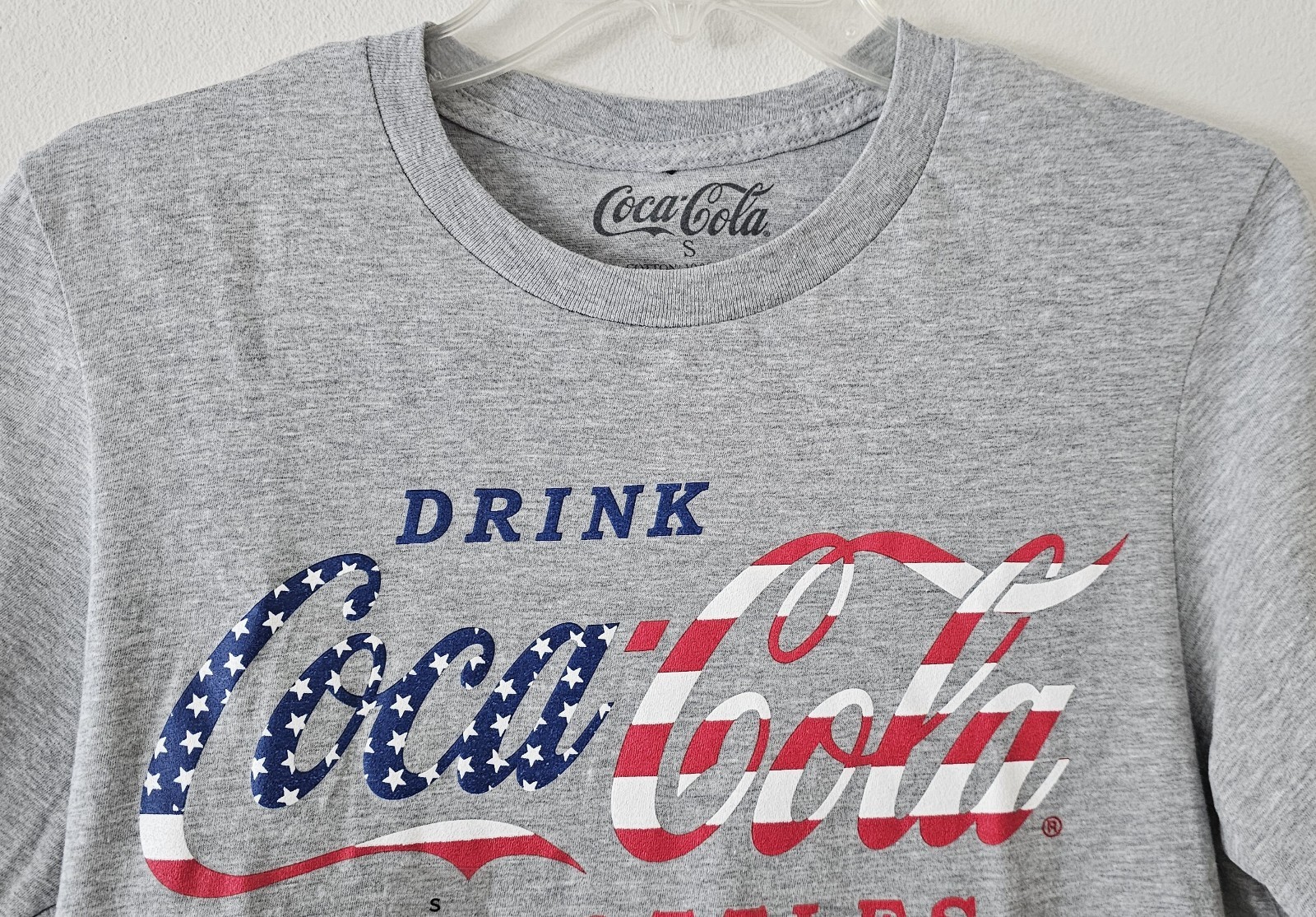Coca Cola Patriotic American Flag Graphic Gray T-Shirt Small 4th of July NWT