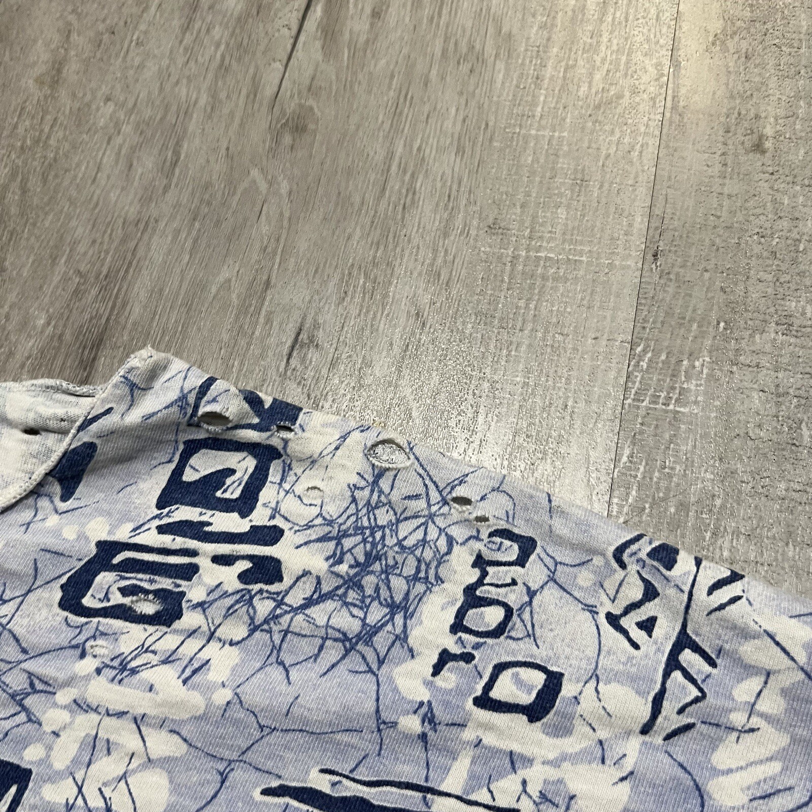 Vintage FRANK Abstract All Over Print Blue/White 80s Distressed Boho Zen T Shirt
