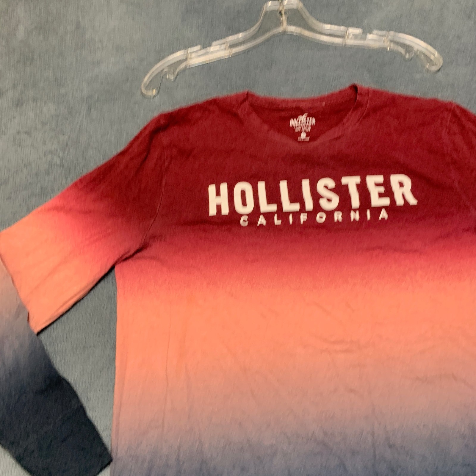 Hollister California T-Shirt Men Small Multicolor Ombre Dye Spellout Logo Casual