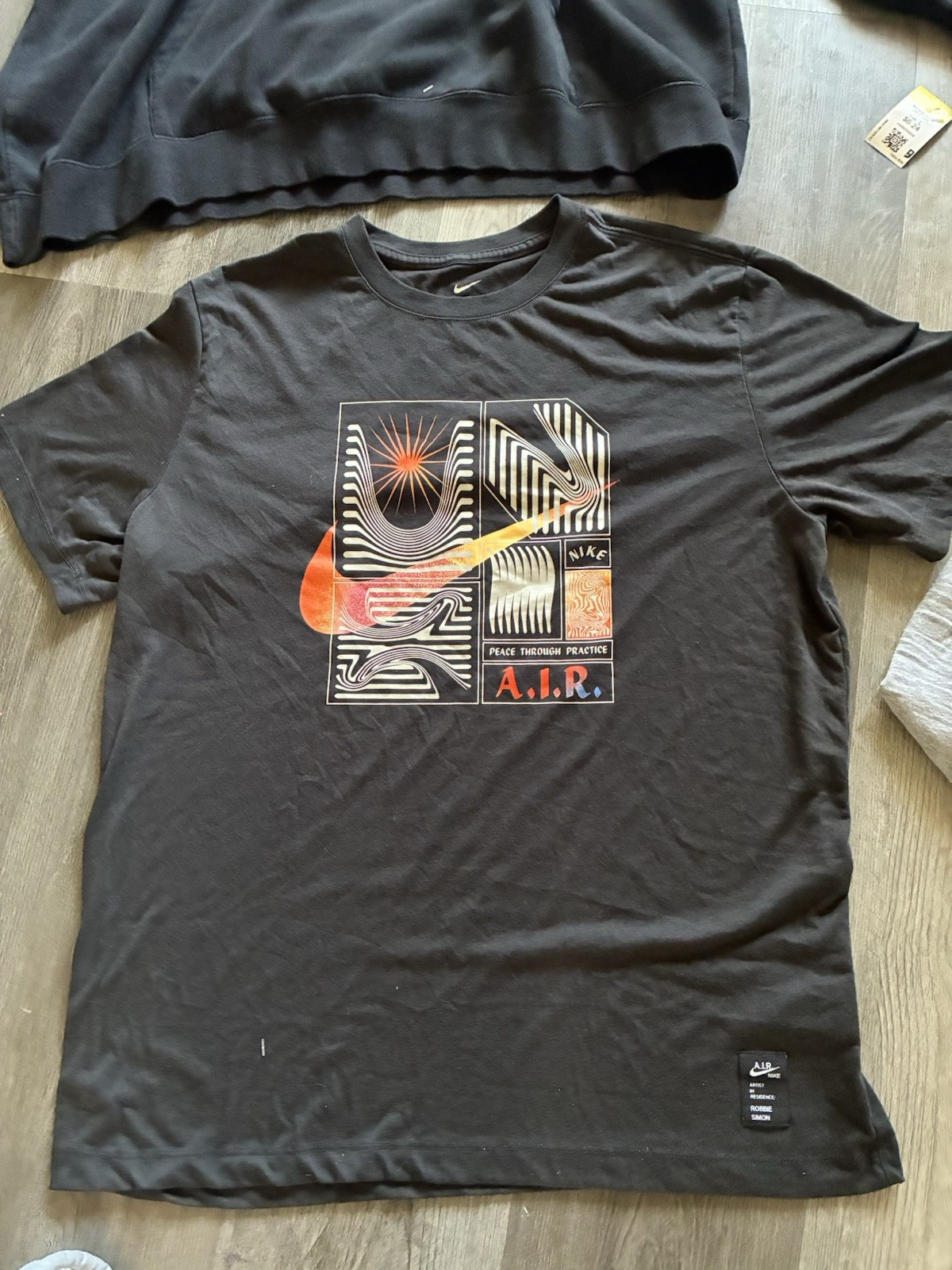 Nike Dri-FIT The Nike Tee Black Graphic Logo Crew Neck T-Shirt Men&rsquo;s S