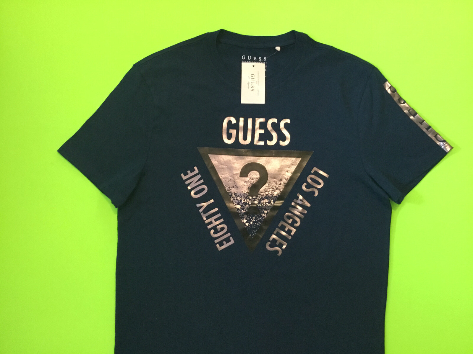 GUESS Los Angeles Men’s Short Sleeve T-Shirt Size LARGE Blue w/Dark Silver NEW