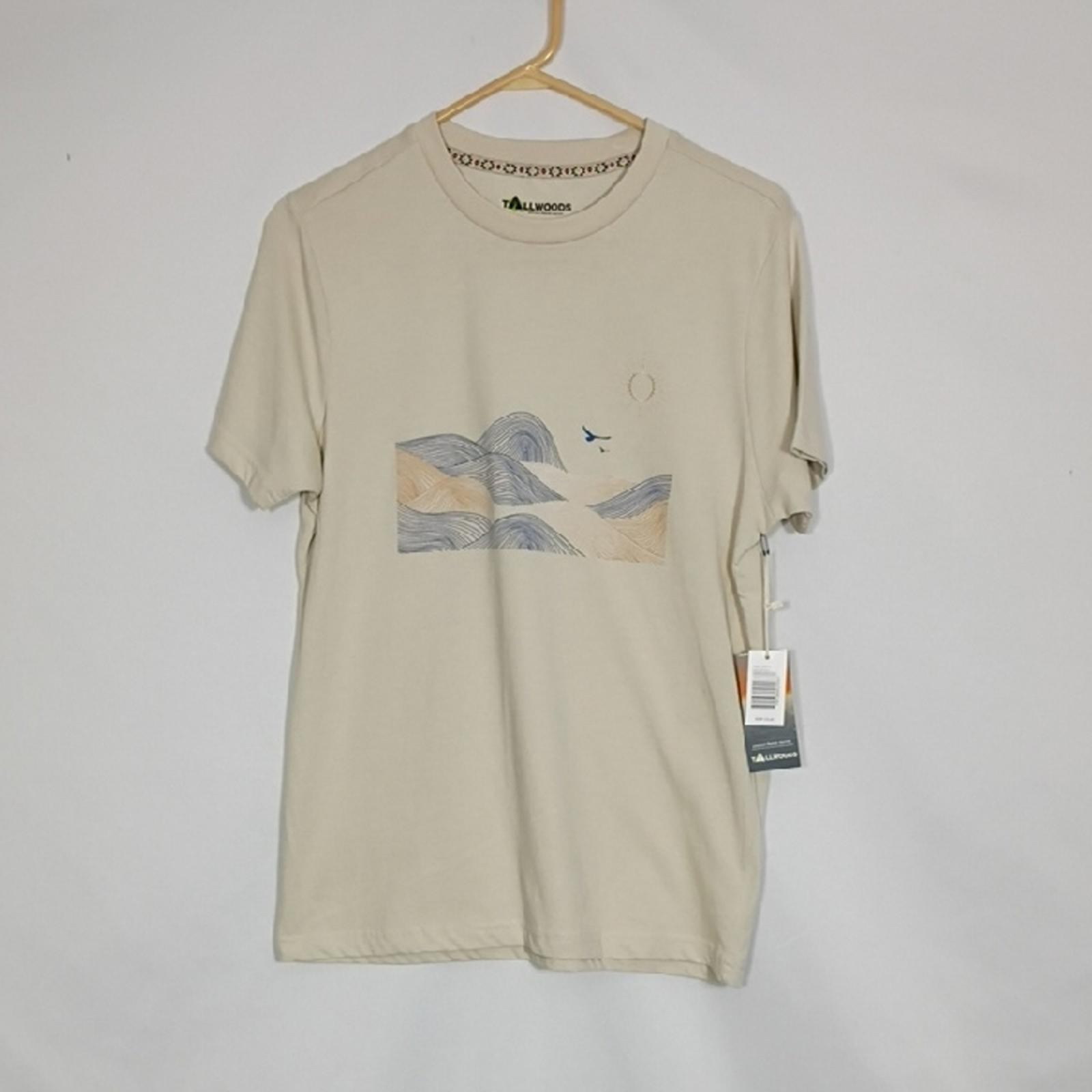 NWT Tallwoods Men&rsquo;s Oatmeal Rolling Waves Graphic Tshirt Size Small