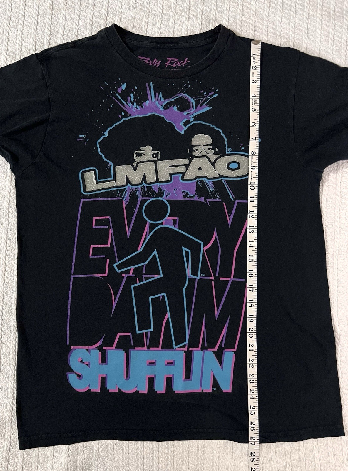 2011 LMFAO Everyday I&rsquo;M Shuffling Glitter Official Merch T-Shirt LG 20.5” X 27”