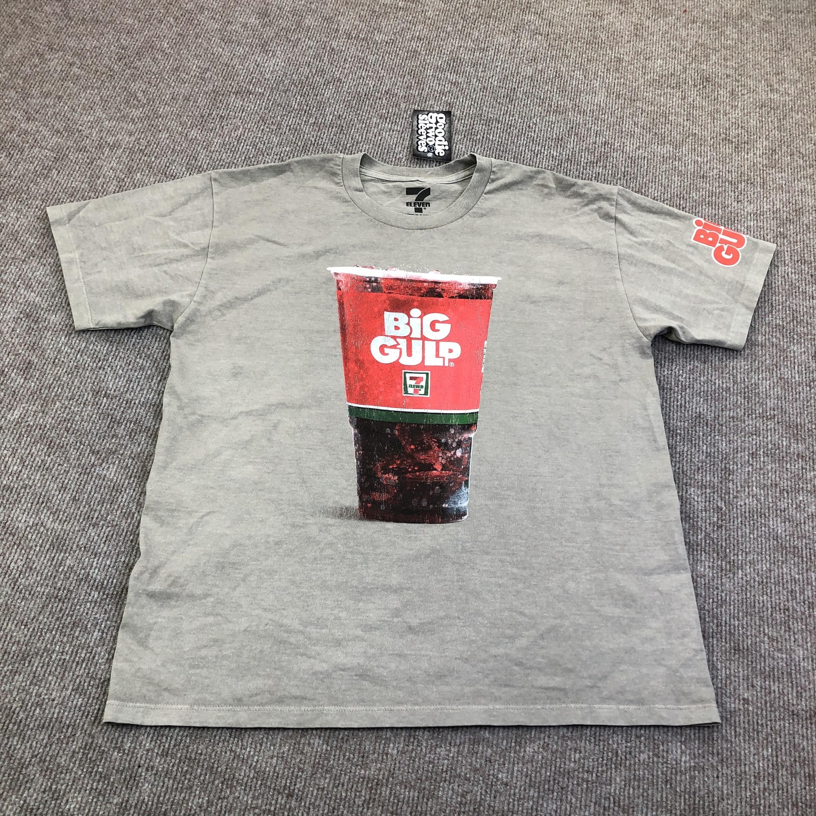 Goodie Two Sleeves Shirt Mens Medium Gray Big Gulp 7-Eleven Graphic Tee Tagless