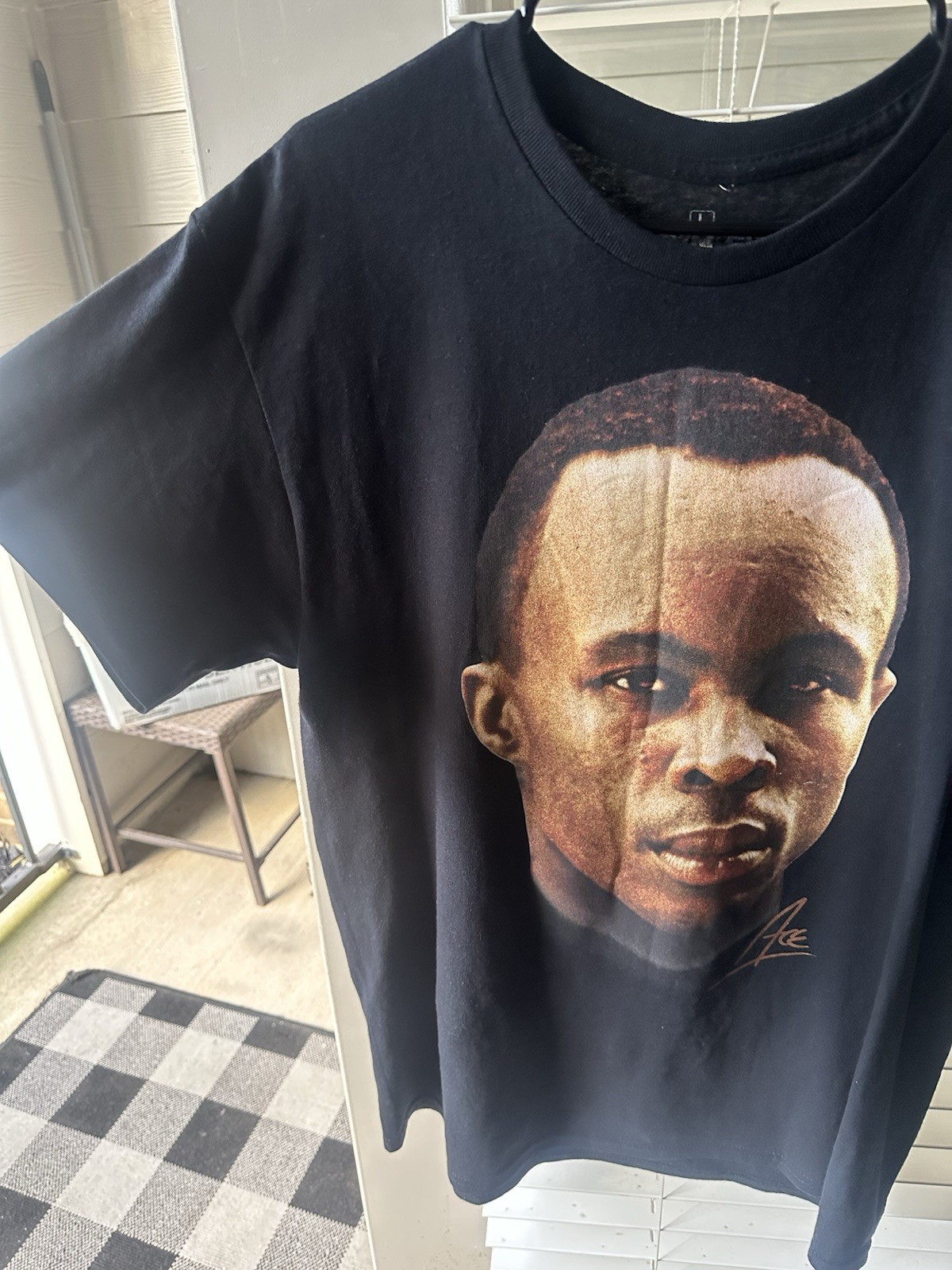 MEN’S SHORT SLEEVE GRAPHIC TEE SIZE LARGE BLACK BROWN PAID IN FULL ACE BOOGIE