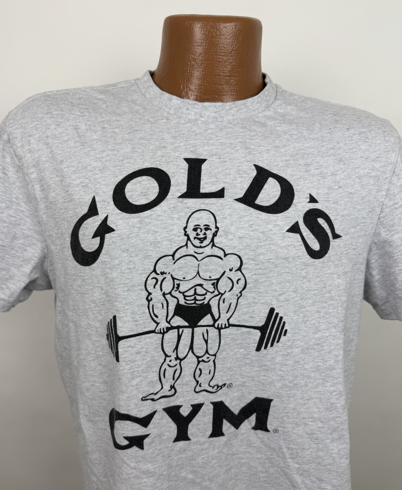Golds Gym Shirt Mens Medium Heather Gray T-shirt Weightlifting Gym Body Building