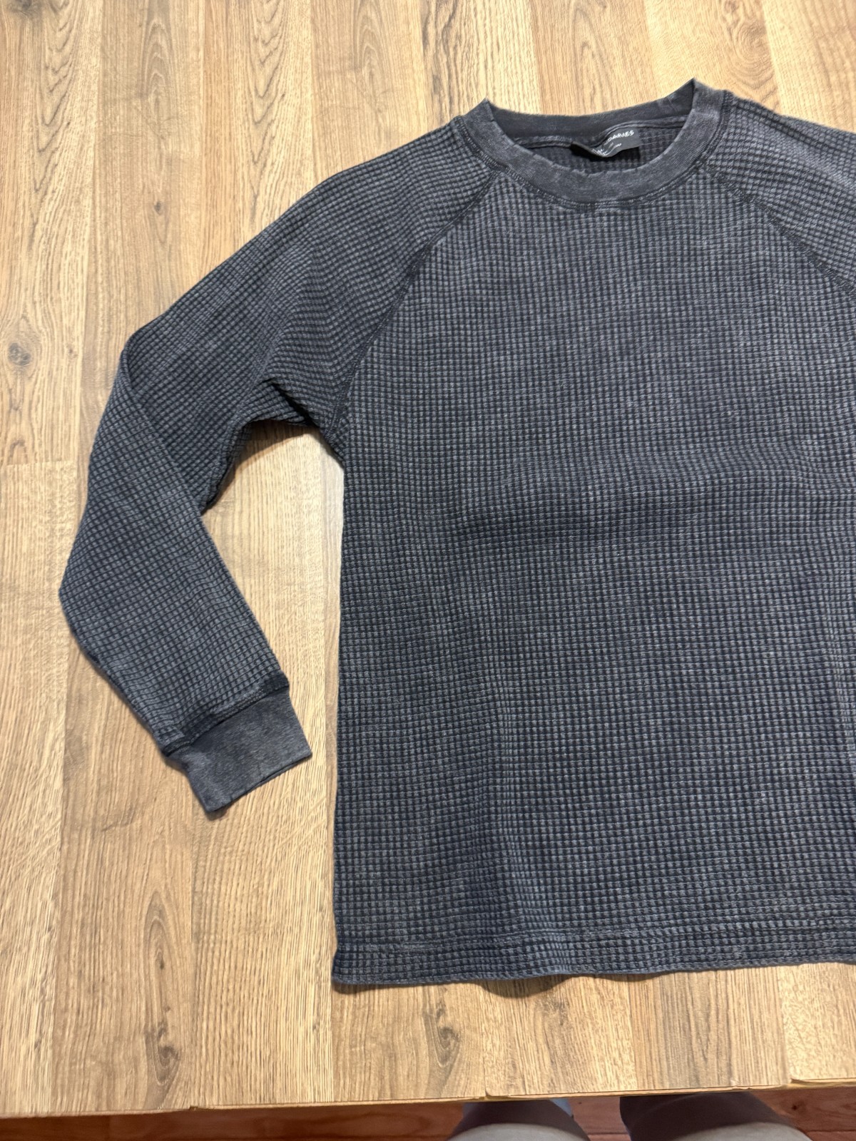 No Boundaries Shirts, Men&rsquo;s Size XL, Black, Crewneck, Long Sleeve