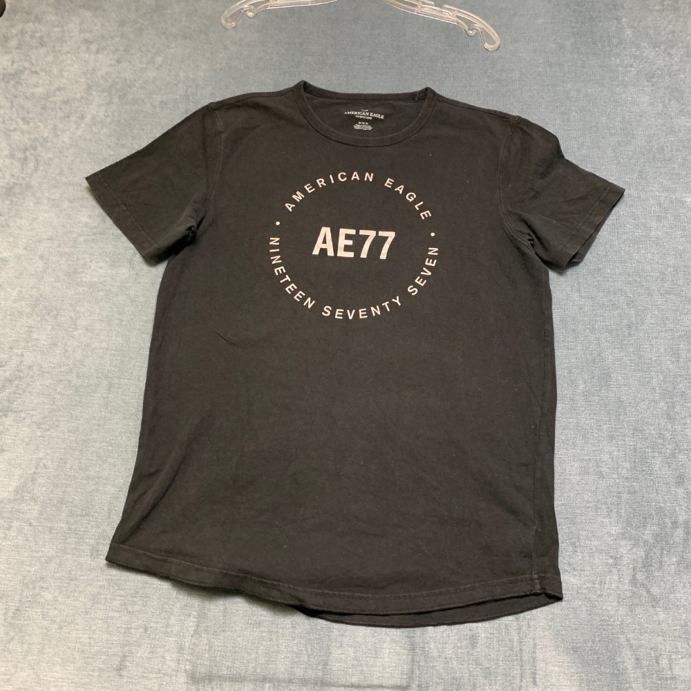 American Eagle Outfitters T Shirt Mens Medium Black « AE77 » Graphics Round Neck
