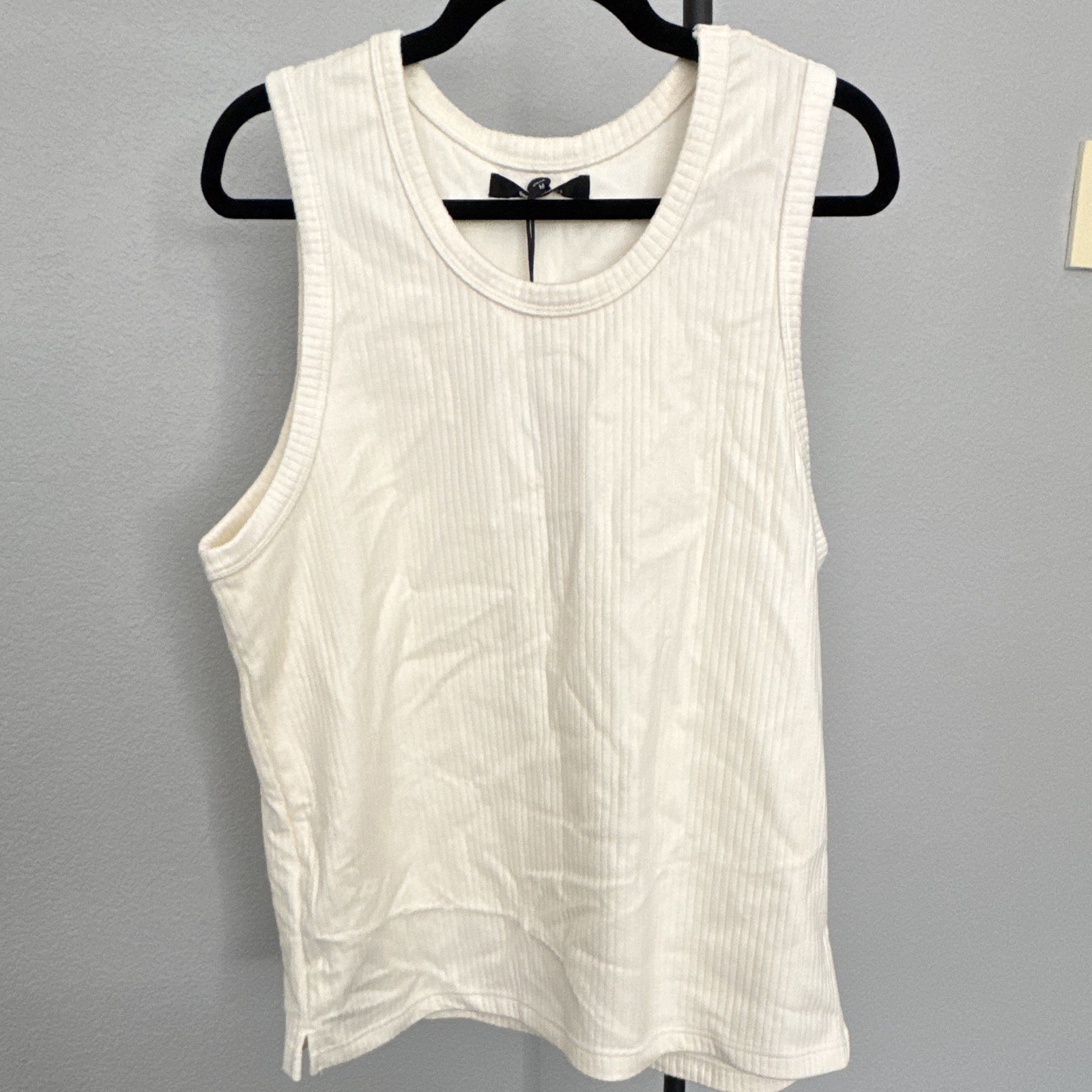 NOVAMEN Men&rsquo;s White Ribbed Crew Neck Sleeveless Solid T-Shirt Regular M