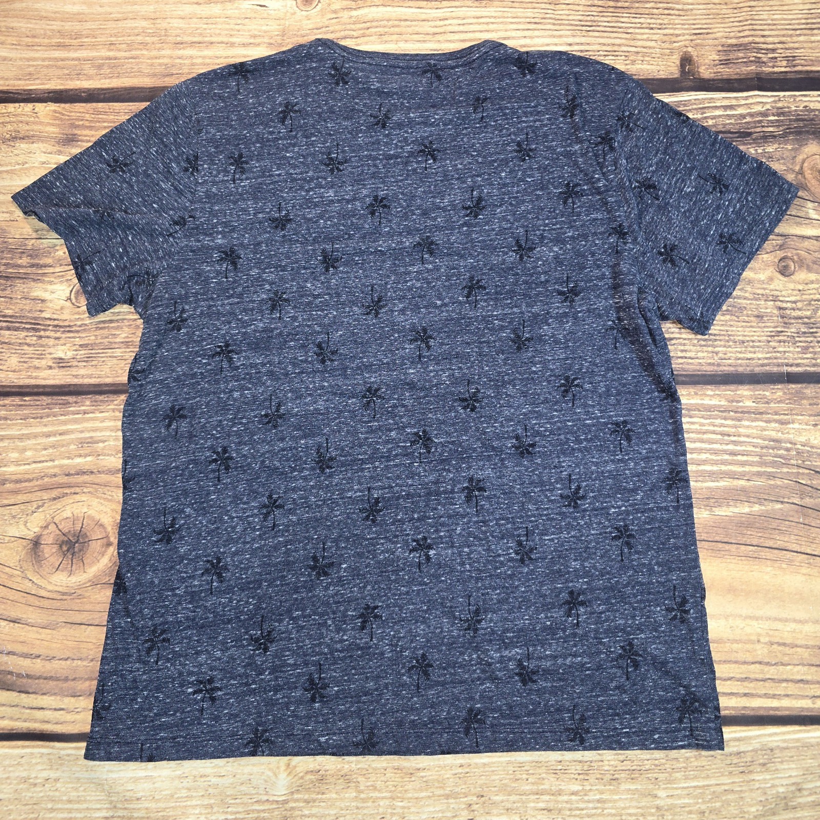(Lot of 2) Casual T-shirts Men&rsquo;s XL Old Navy Soft Washed Blue Gray Pre-owned