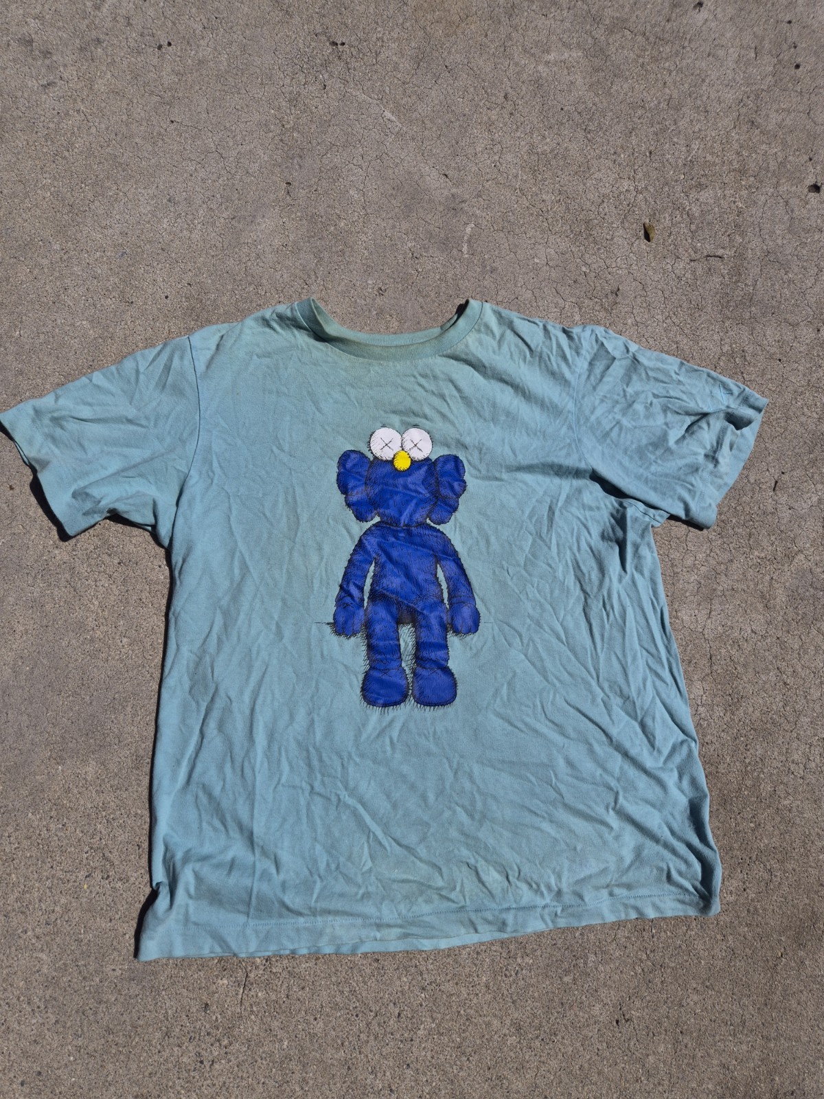 Uniqlo UT KAWS x Uniqlo Men&rsquo;s Green BFF Graphic Tee Shirt Size L Cotton