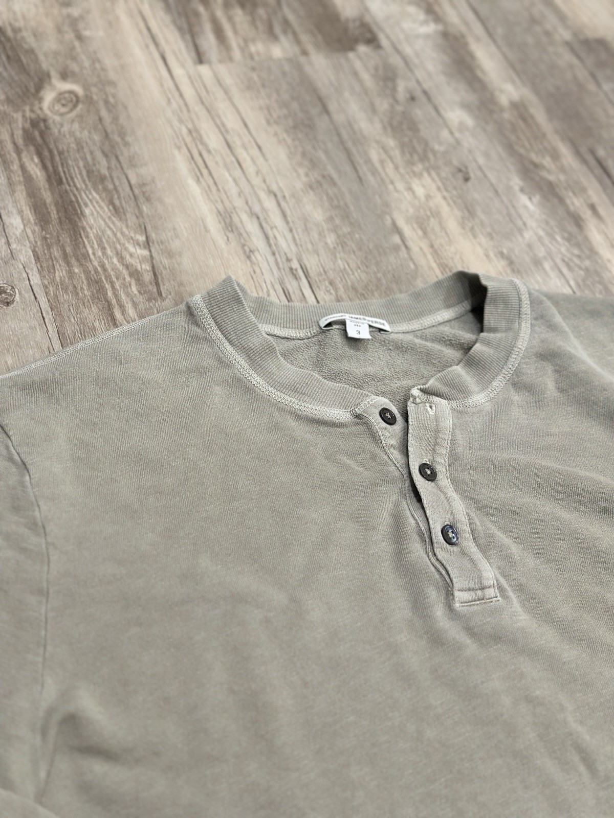 James Perse Men’s Long Sleeve Graphic Henley Washed Taupe Size 3 *