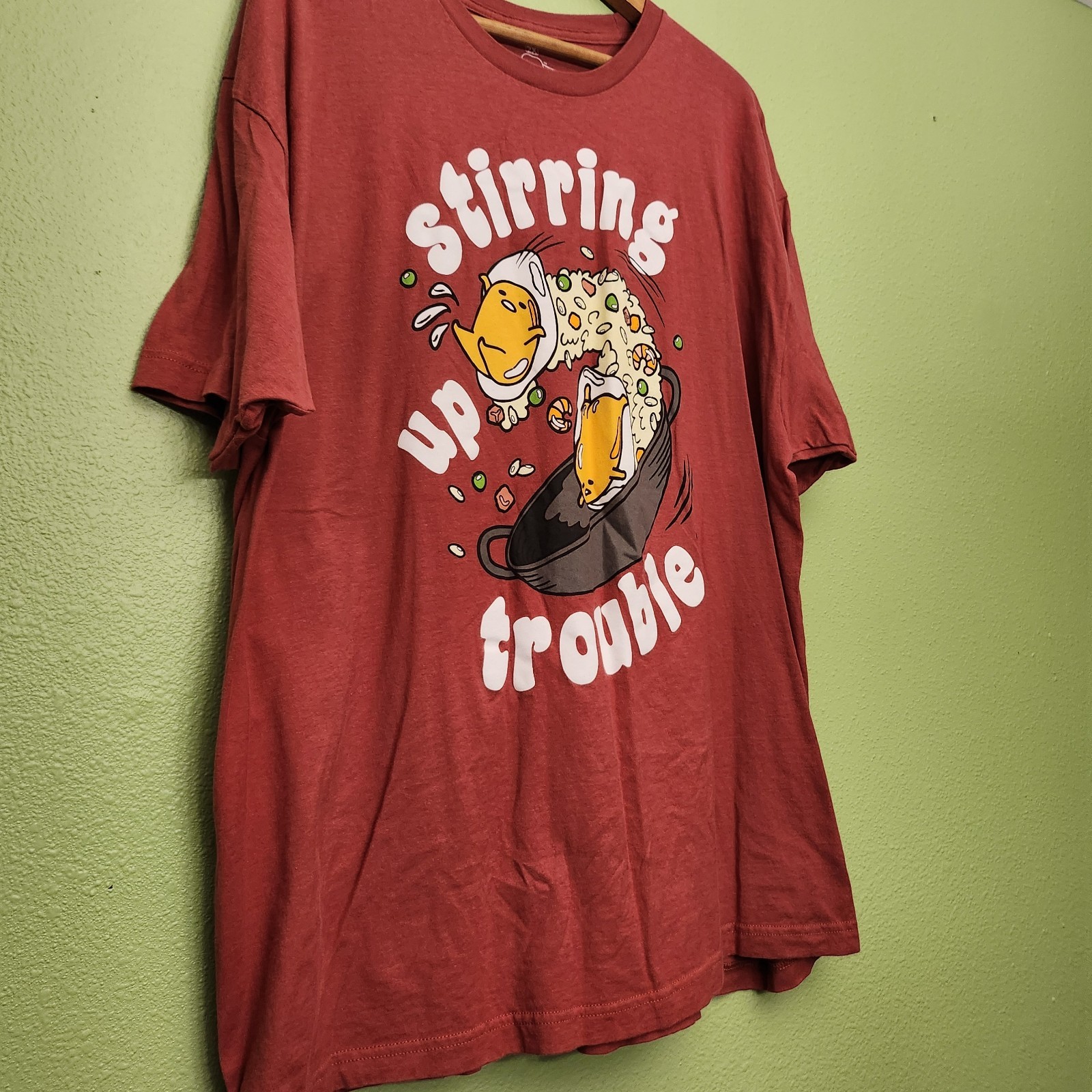 Sanrio Graphic Tshirt Gudetama « Stirring up Trouble » Maroon Unisex Adult Sz 2XL