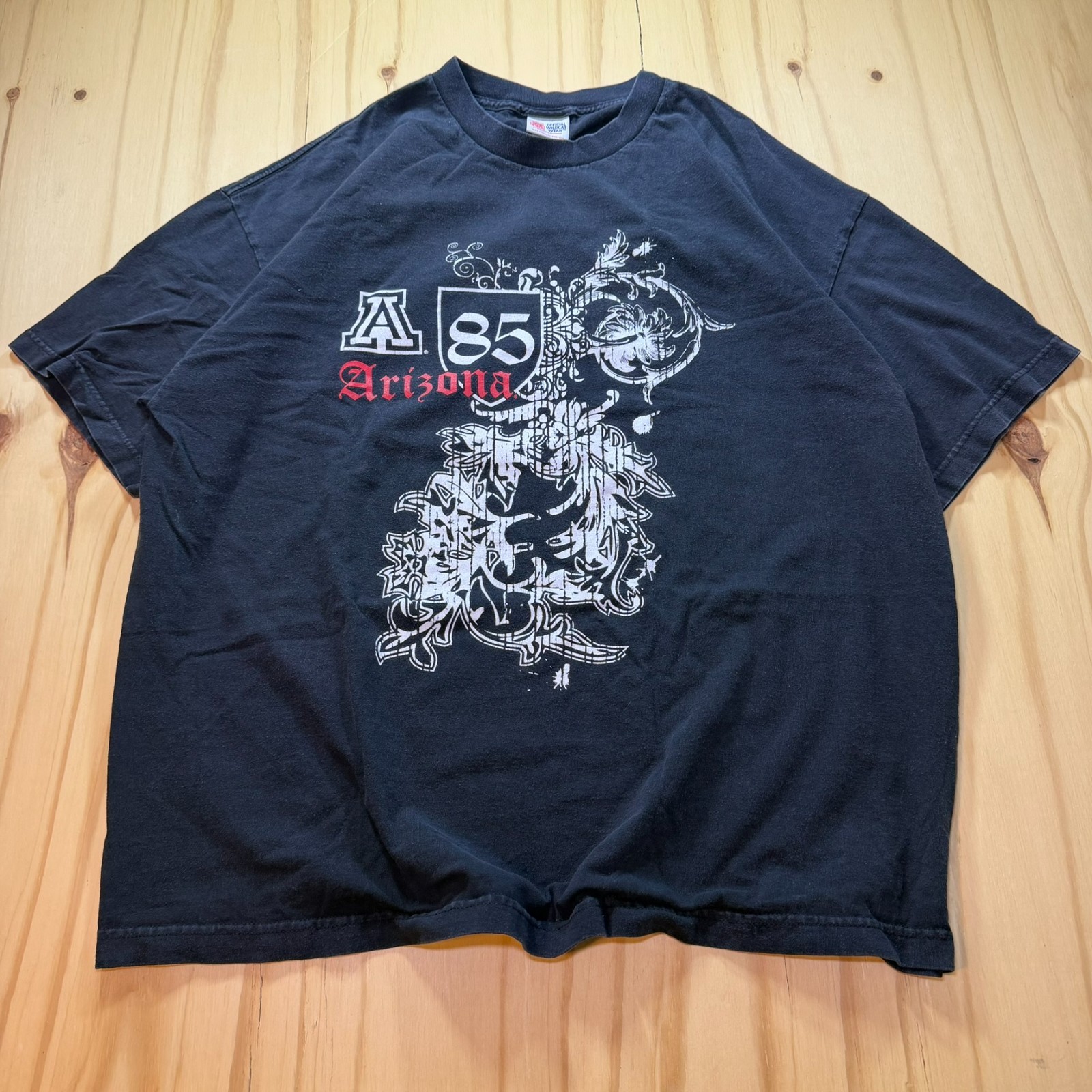 University of Arizona Wildcats Y2K Style Grunge Black Graphic T-Shirt Mens XXL
