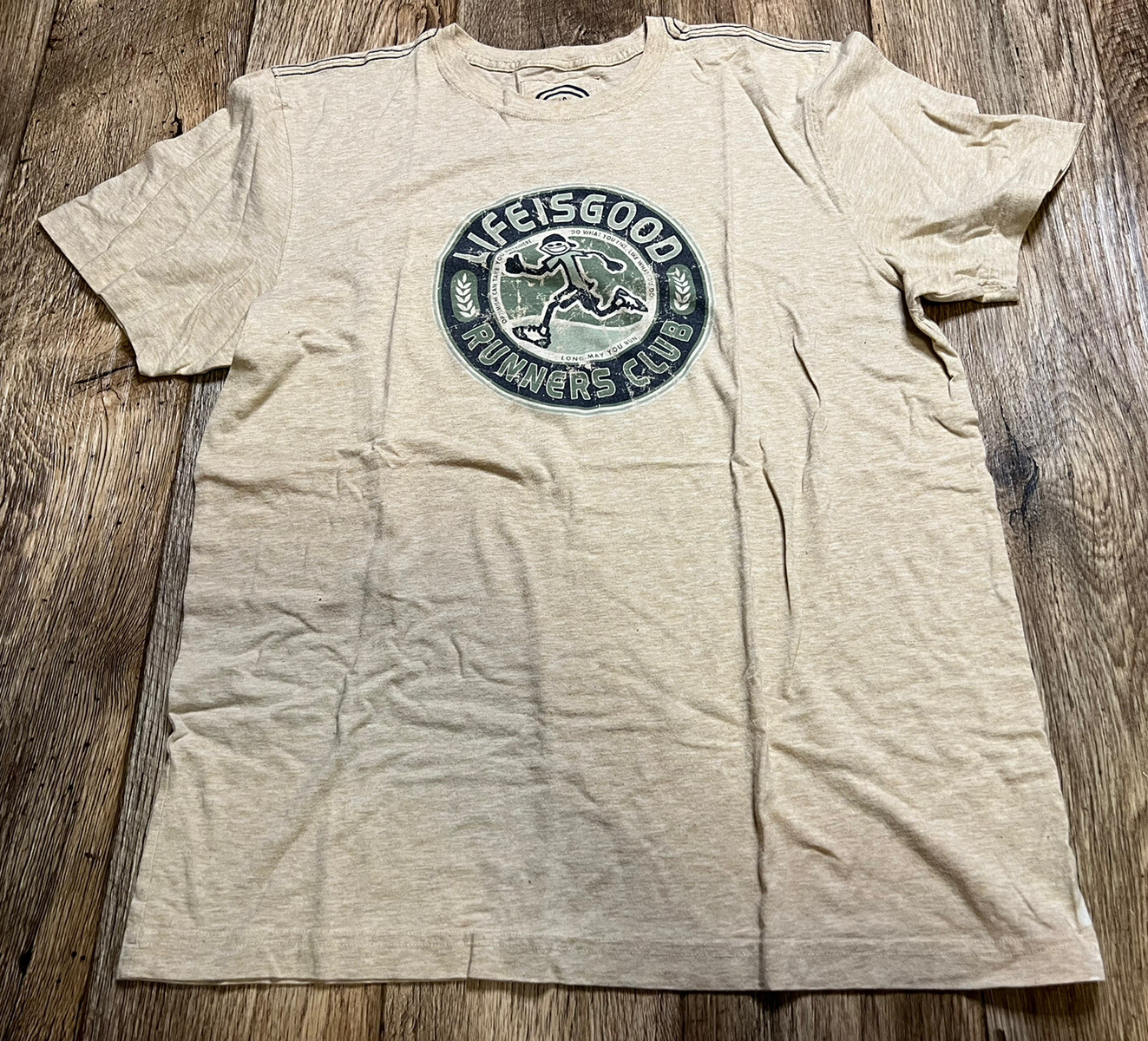 Life Is Good Large Semi Fitted Mens T Shirt Short Sleeved Runners Club EUC
