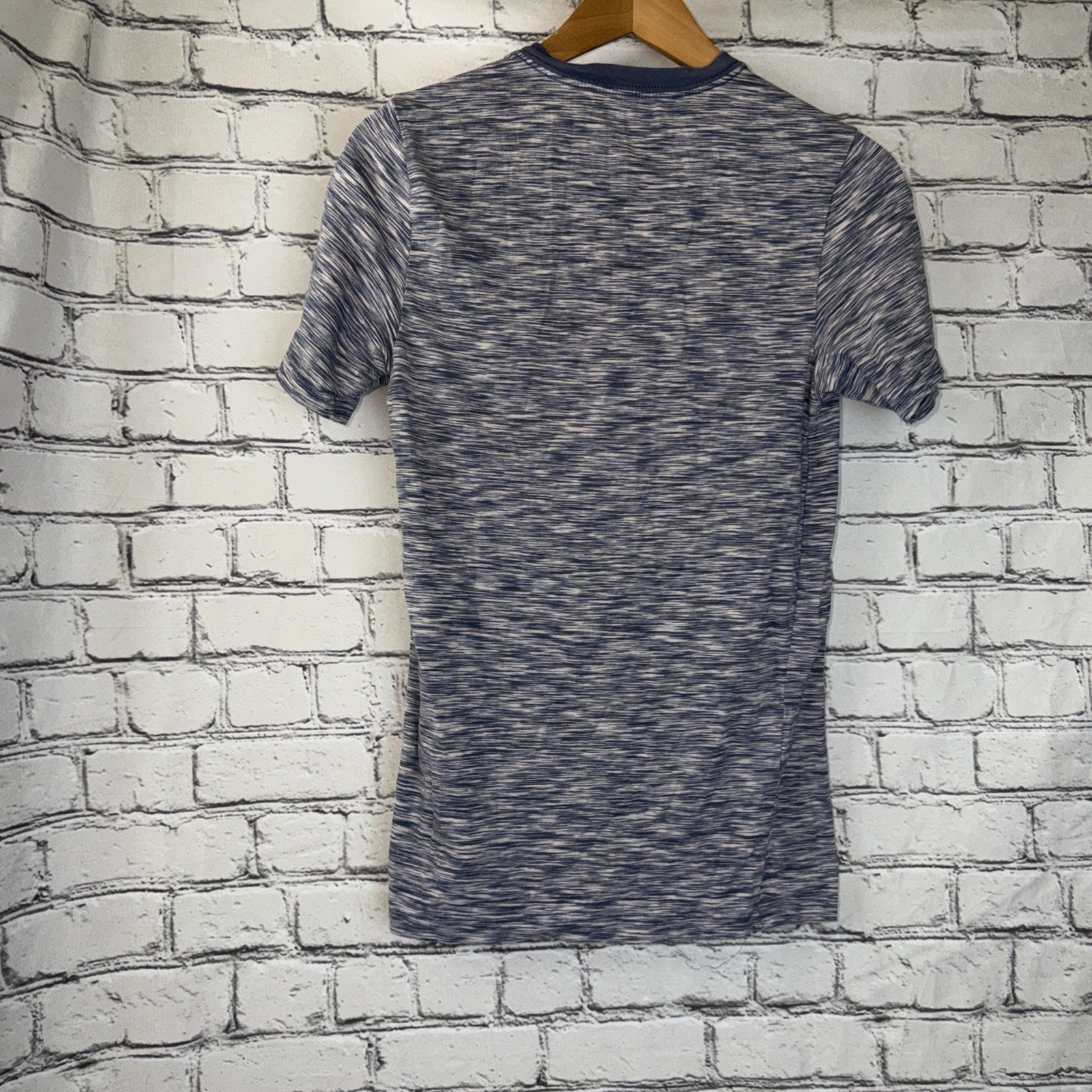 Express Men&rsquo;s Size XS Blue V-Neck Slim Stretch T-Shirt Extra Small Casual Stripe