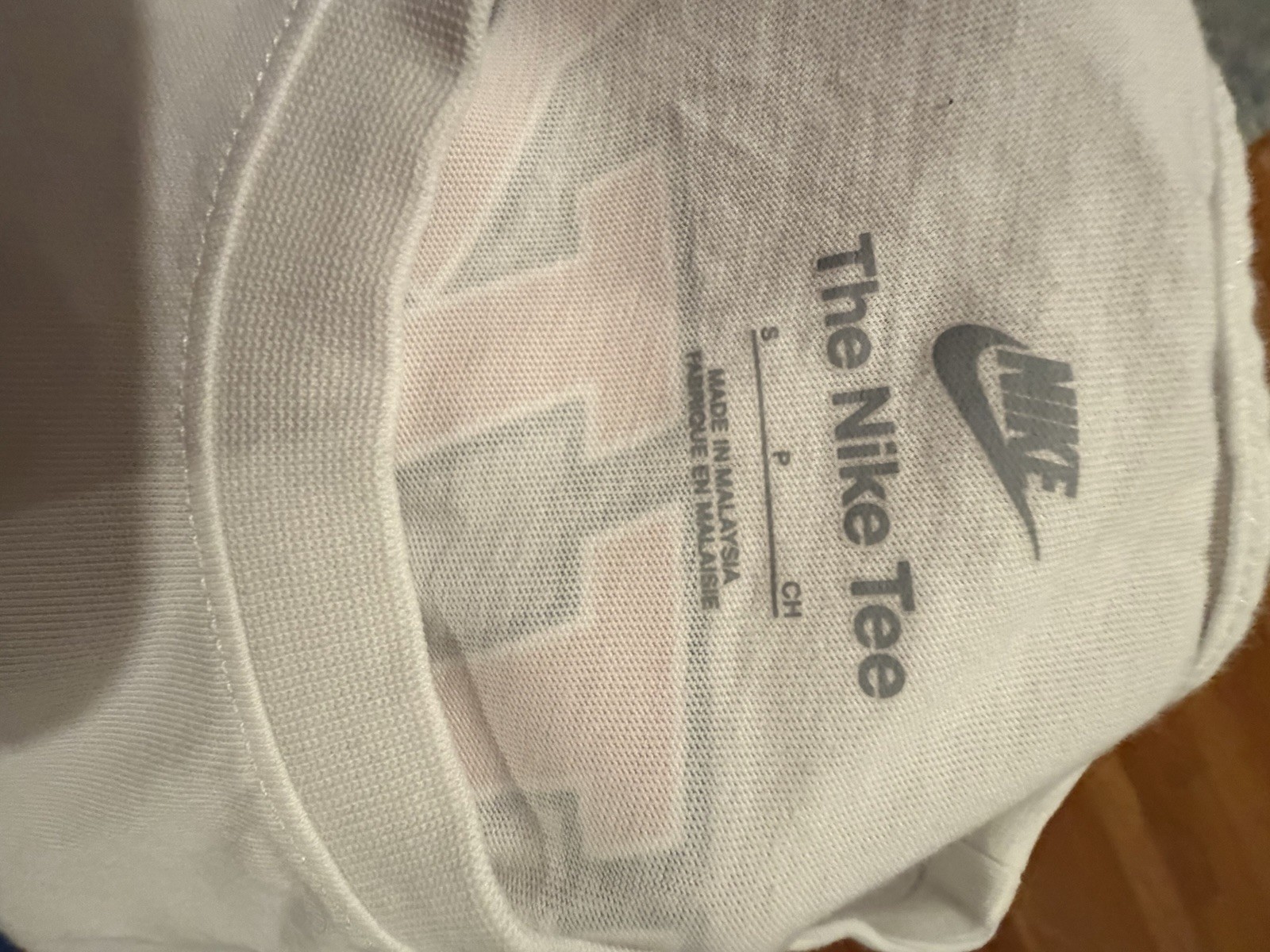 Nike The Nike Tee Sole Rally 500 Graphic Print White Cotton Crew Neck Tee small