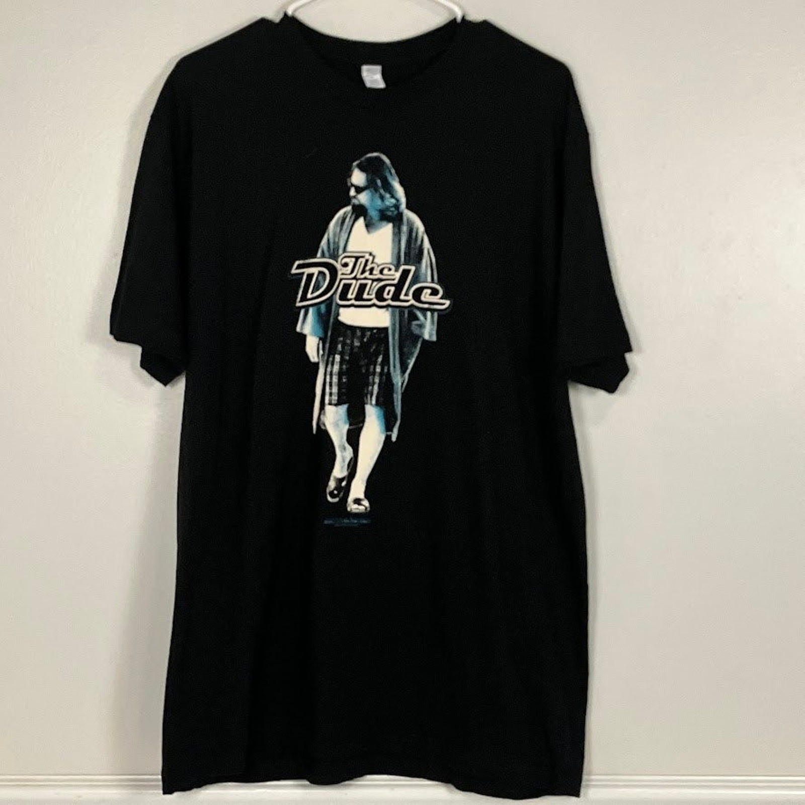The Dude Walking in His Bathrobe Graphic T Shirt Big Lebowski Movie Shirt XL