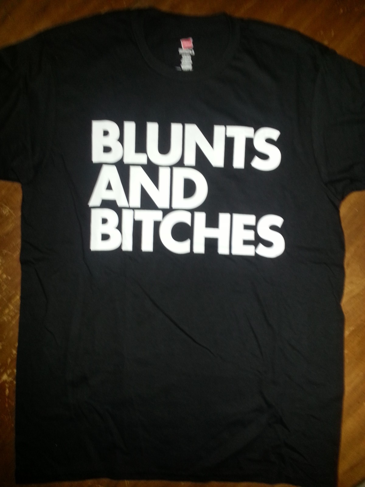 New BLUNTS AND BITCHES POT WEED T SHIRT FUNNY SHIRT LICENSED — DPCTED