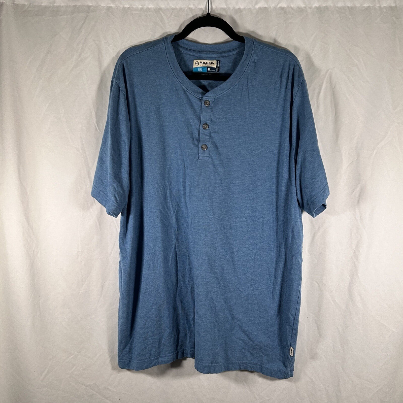 Magellan Fishing Shirt Men&rsquo;s XL Blue Crew Neck Short Sleeve Classic Fit Moist Wi