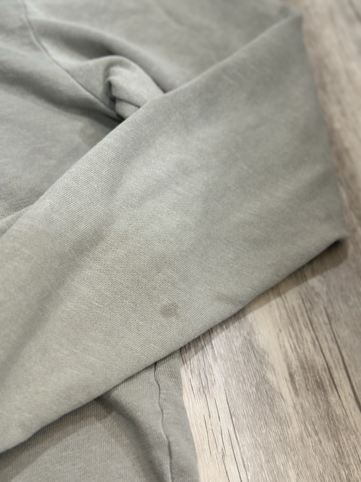 James Perse Men’s Long Sleeve Graphic Henley Washed Taupe Size 3 *