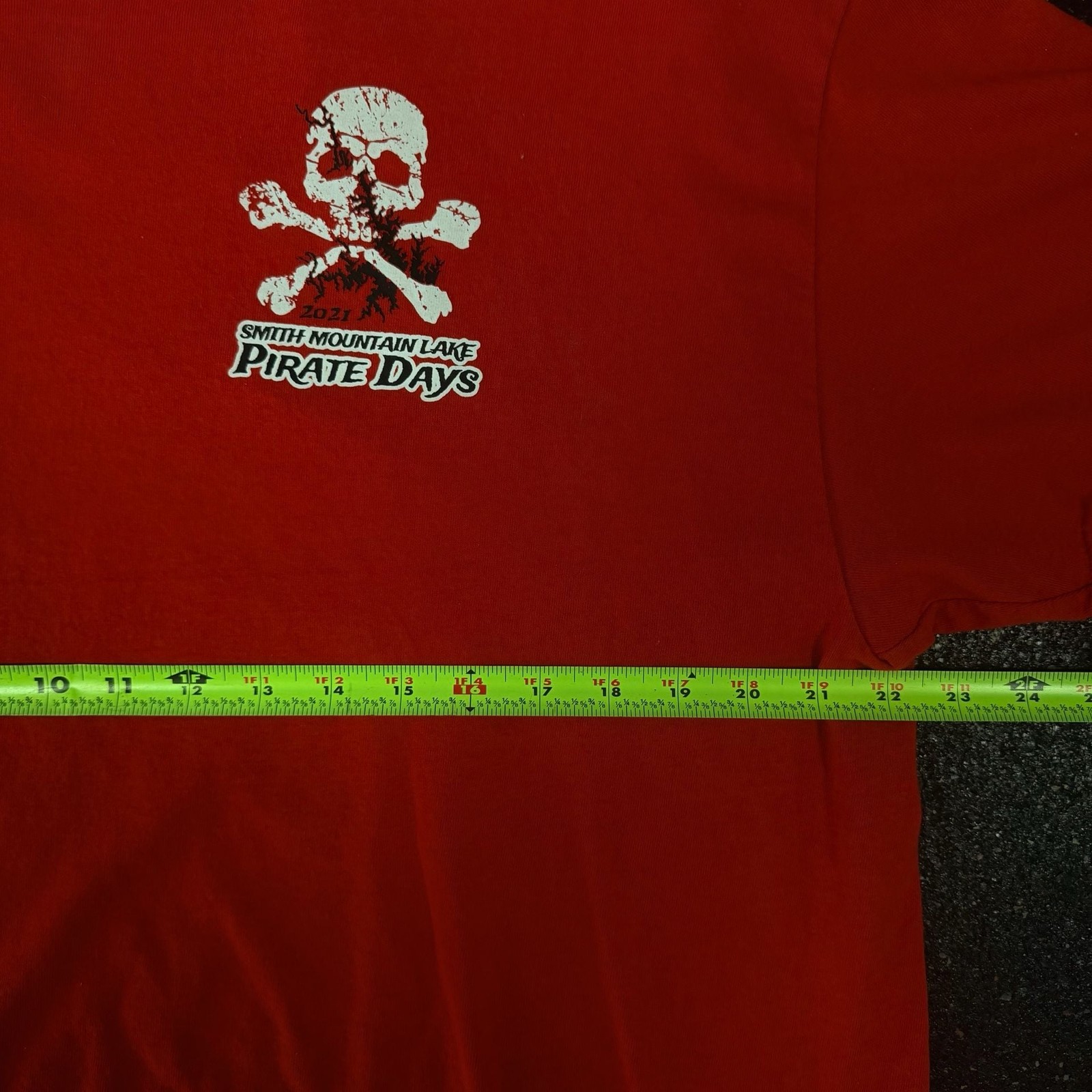 Gildan Ultra Cotton Smith Mountain Lake Pirate Days 2021 Graphic T-Shirt Red