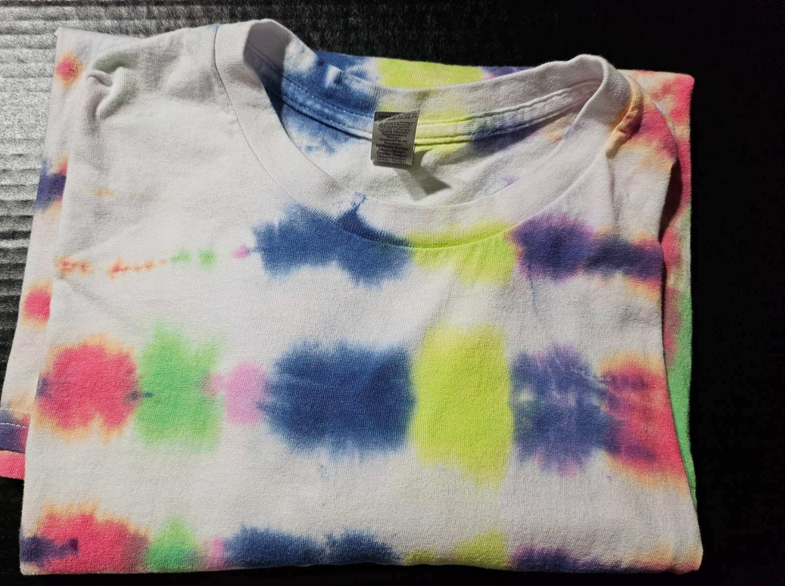 Tie Dyed Crew Neck T-Shirt Gildan Hand Made Unisex Size 2XL Y2K 70&rsquo;s Multicolor