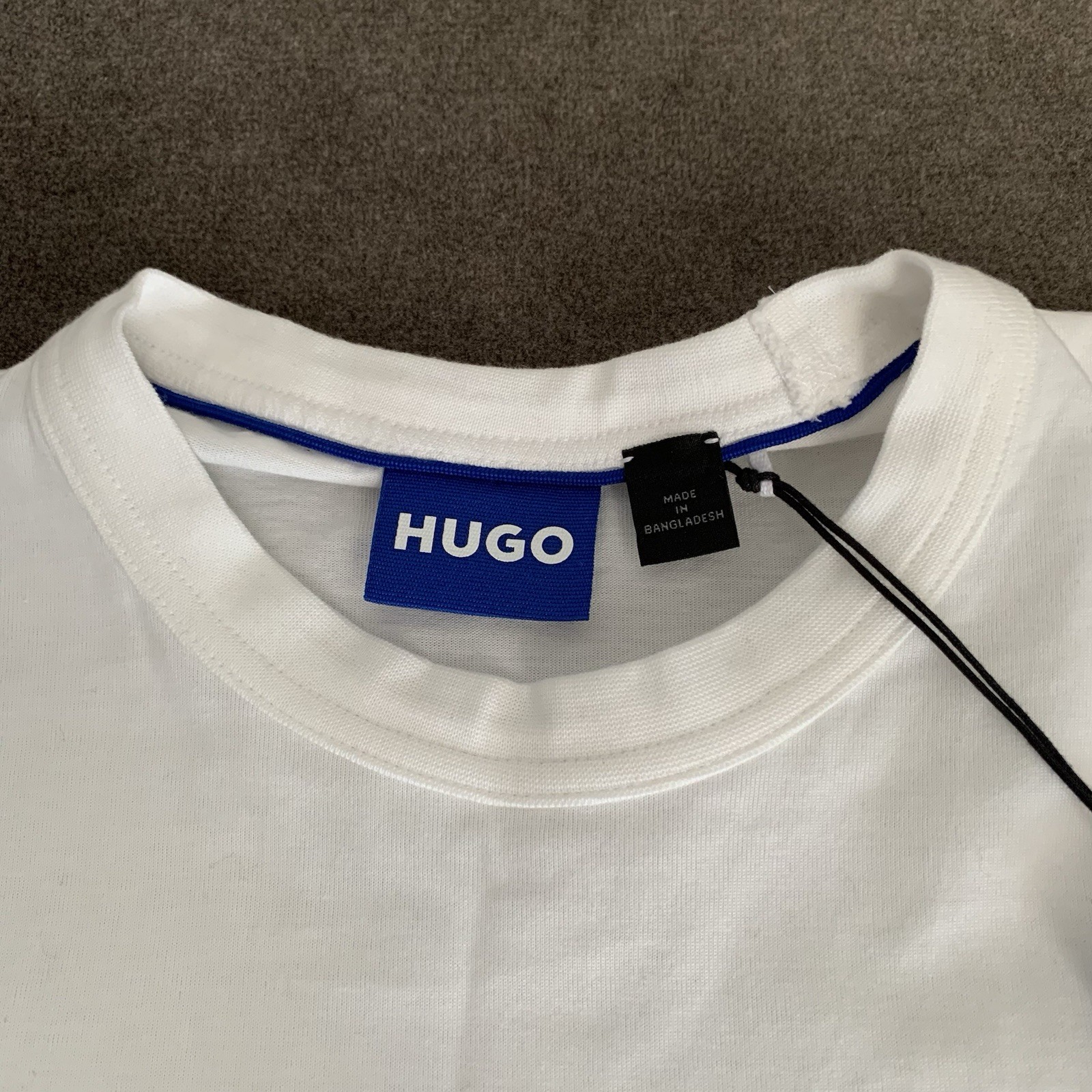 Hugo Boss T-Shirt Men&rsquo;s Small Nola Stripe Crewneck Dog Graphic Print White/Blue