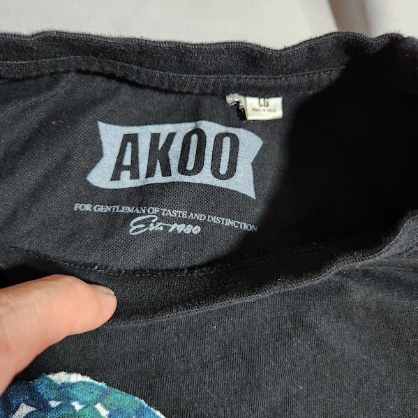 Two AKOO Short Sleeve Black Graphic Tees , « Get Money » L, « About that paper » XL