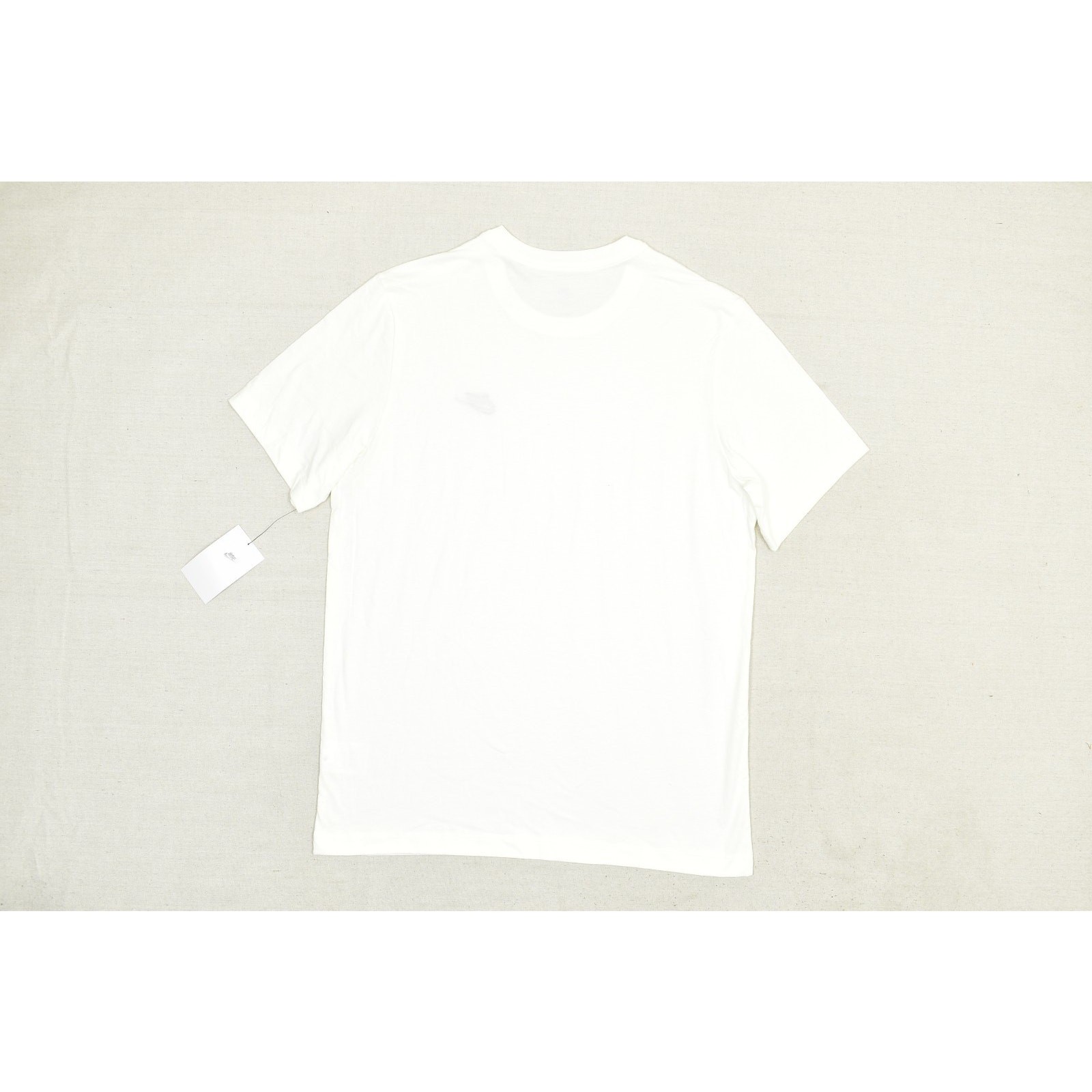 NEW Nike Men&rsquo;s The Nike Tee Athletic Fit Crew Neck White T-Shirt Size Large