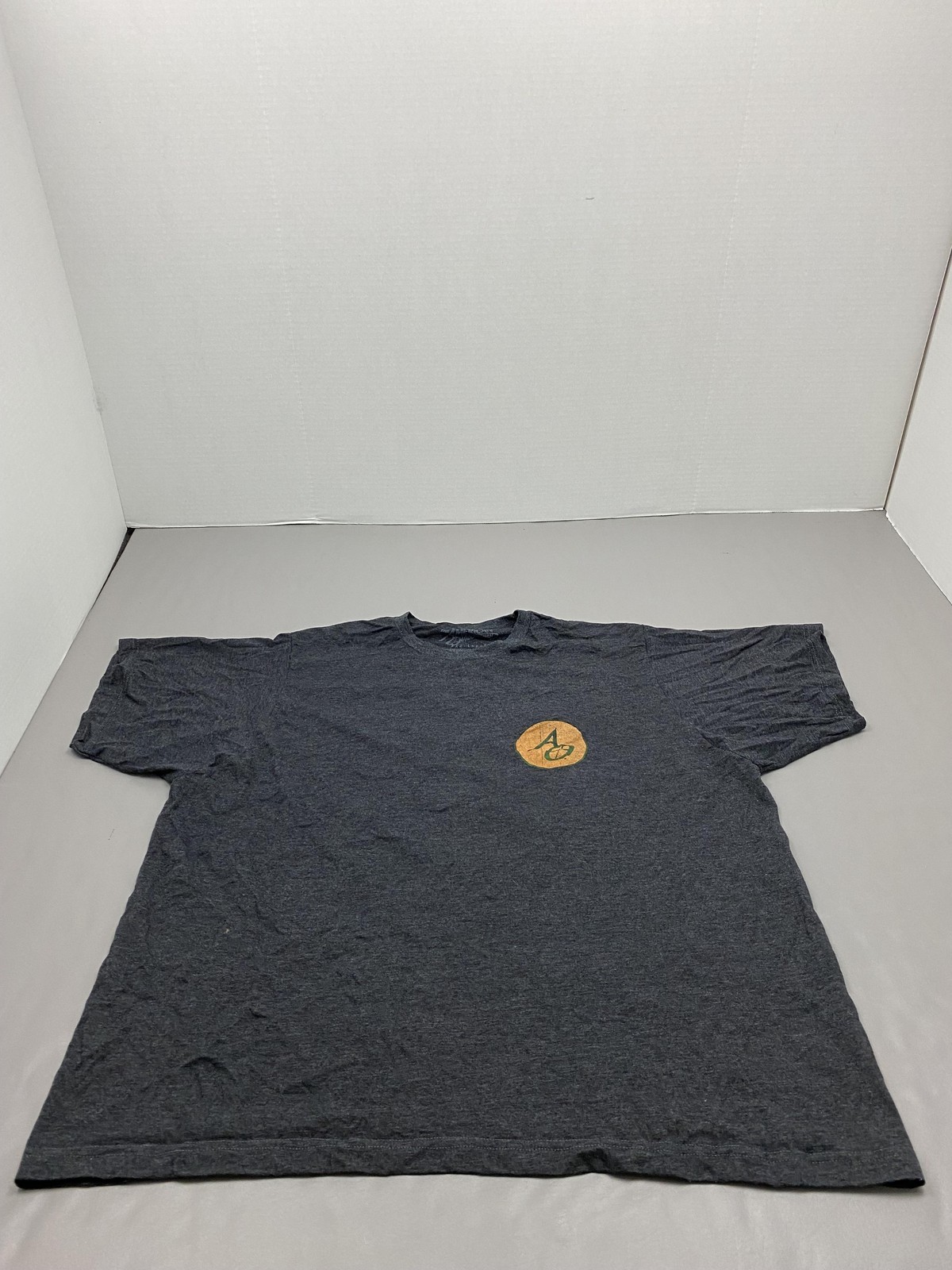 The American Outdoorsman Shirt Mens 2XL Gray Graphic Tee Tagless Cotton Blend