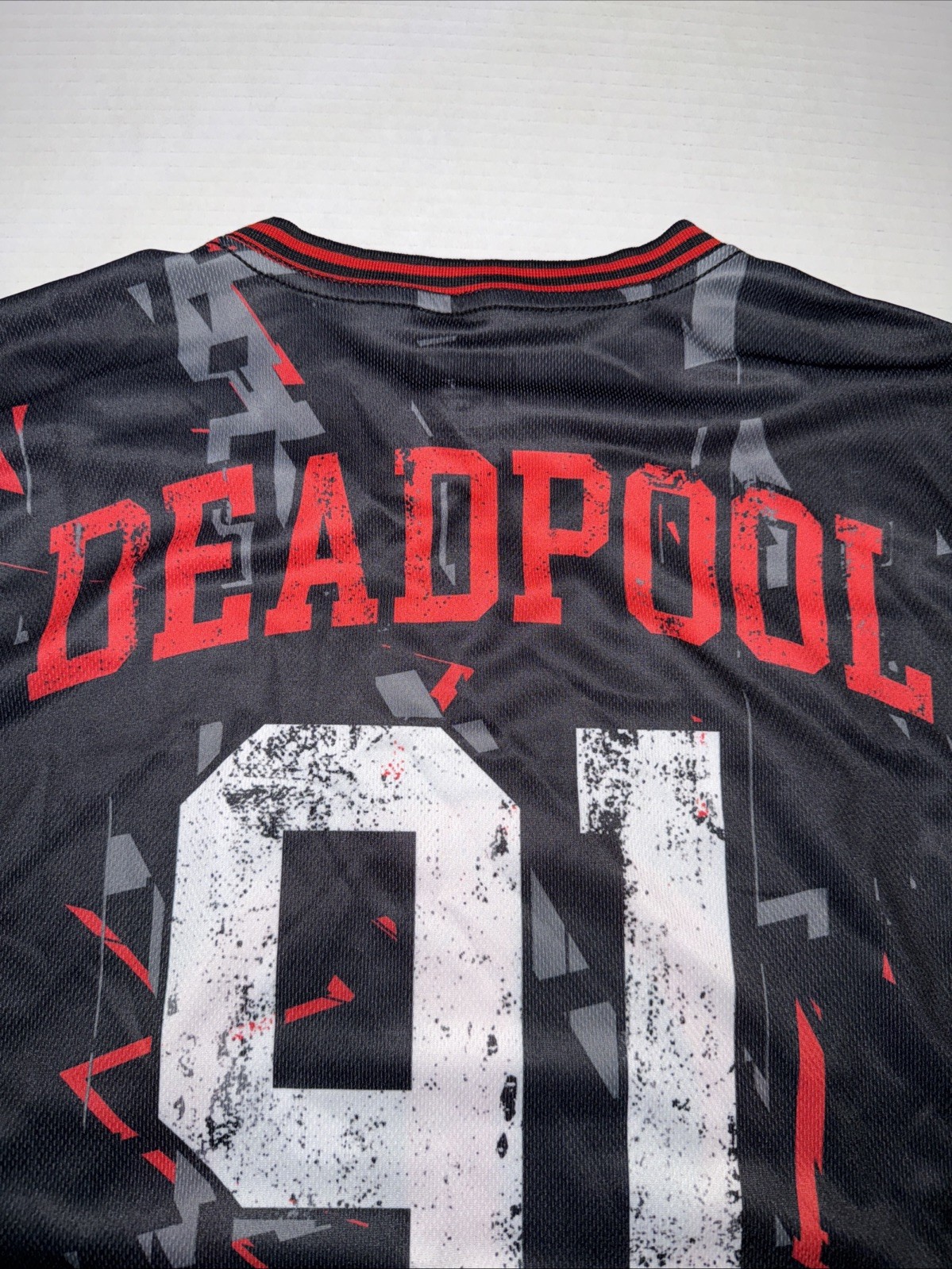 Marvel-Deadpool Distressed Jersey, Men’s Size Medium, New,#91, Black & Red. (J2)
