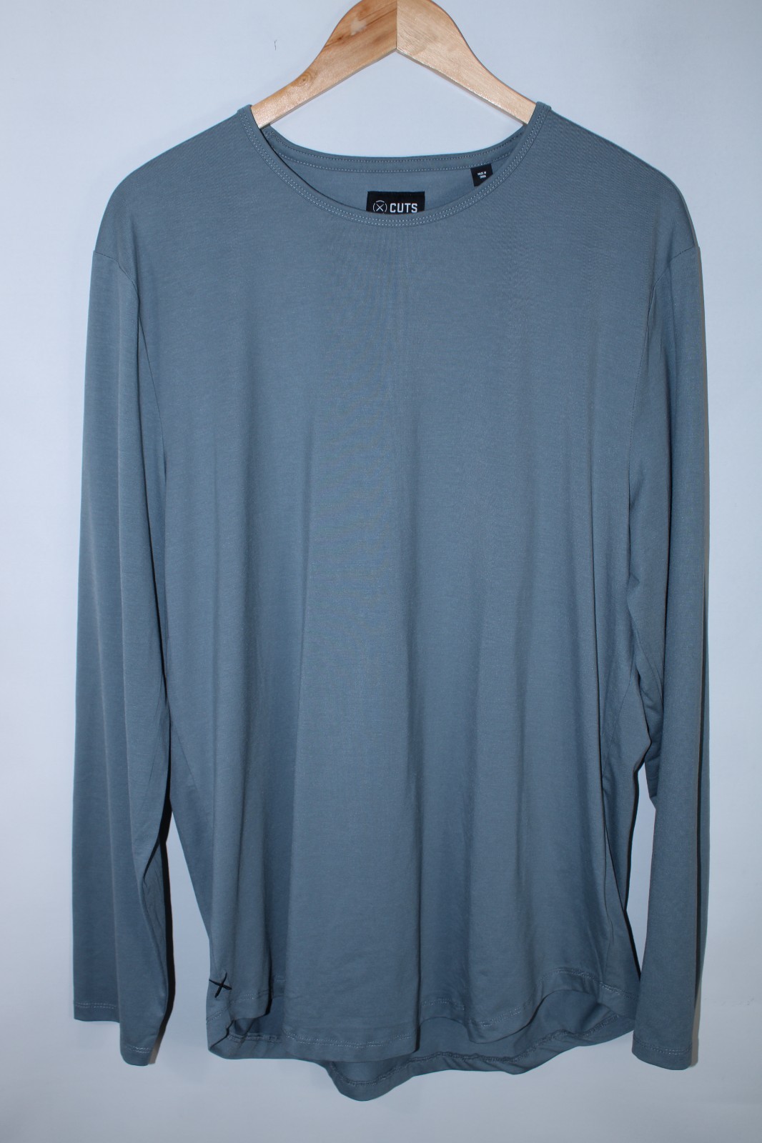 Cuts Men&rsquo;s XXL Trim Cut Blue AO Long Sleeve Curve Hem T-Shirt