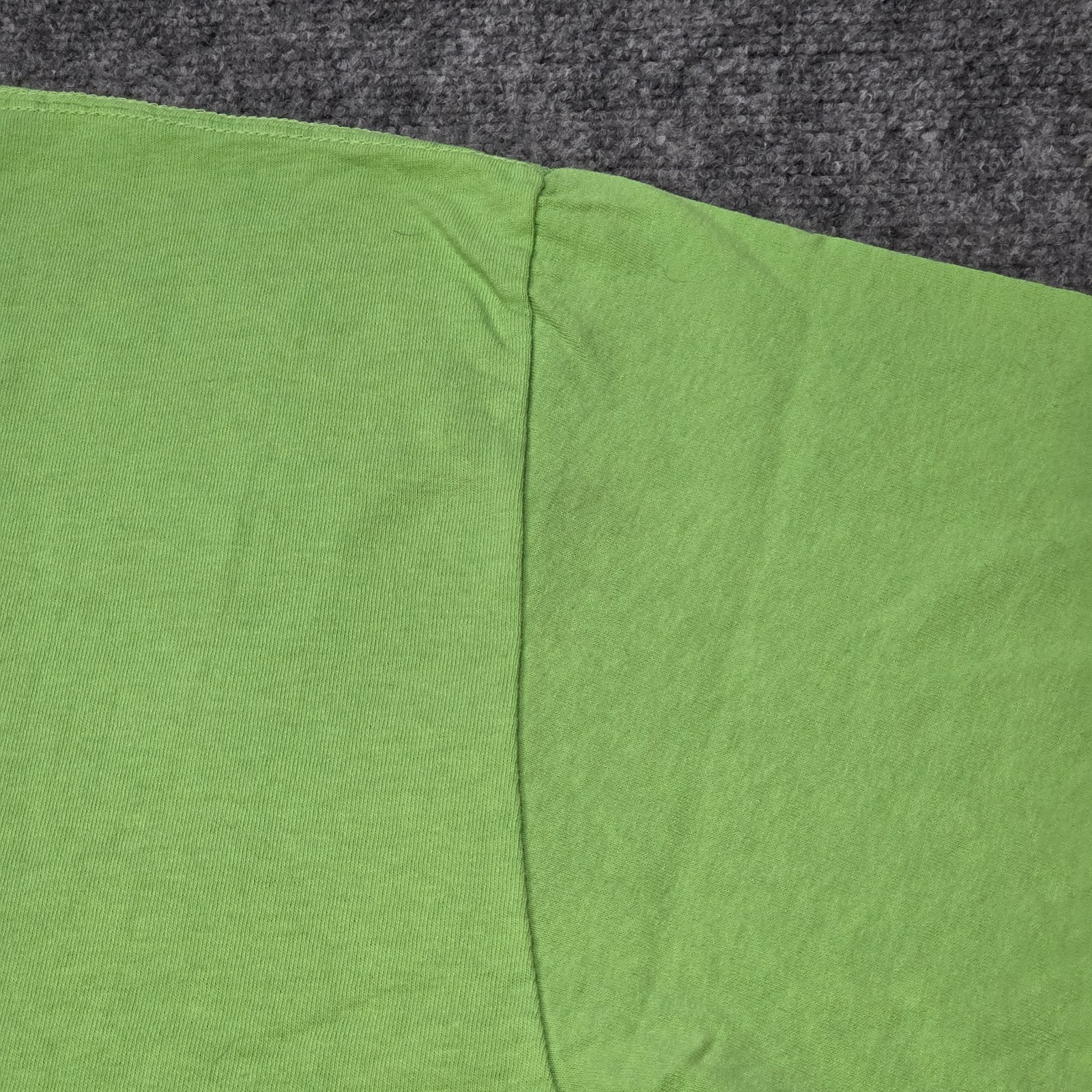7-Eleven Convenience Store T-Shirt Size XL Promo Sip Slurp Snack Graphic Green