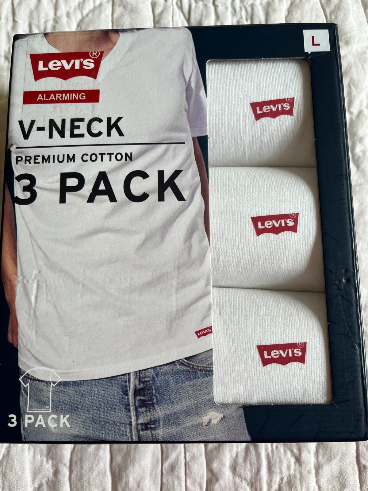 3 Pack Levi&rsquo;s White Large 42-44 V-Neck Premium 100% Cotton T-Shirts NEW