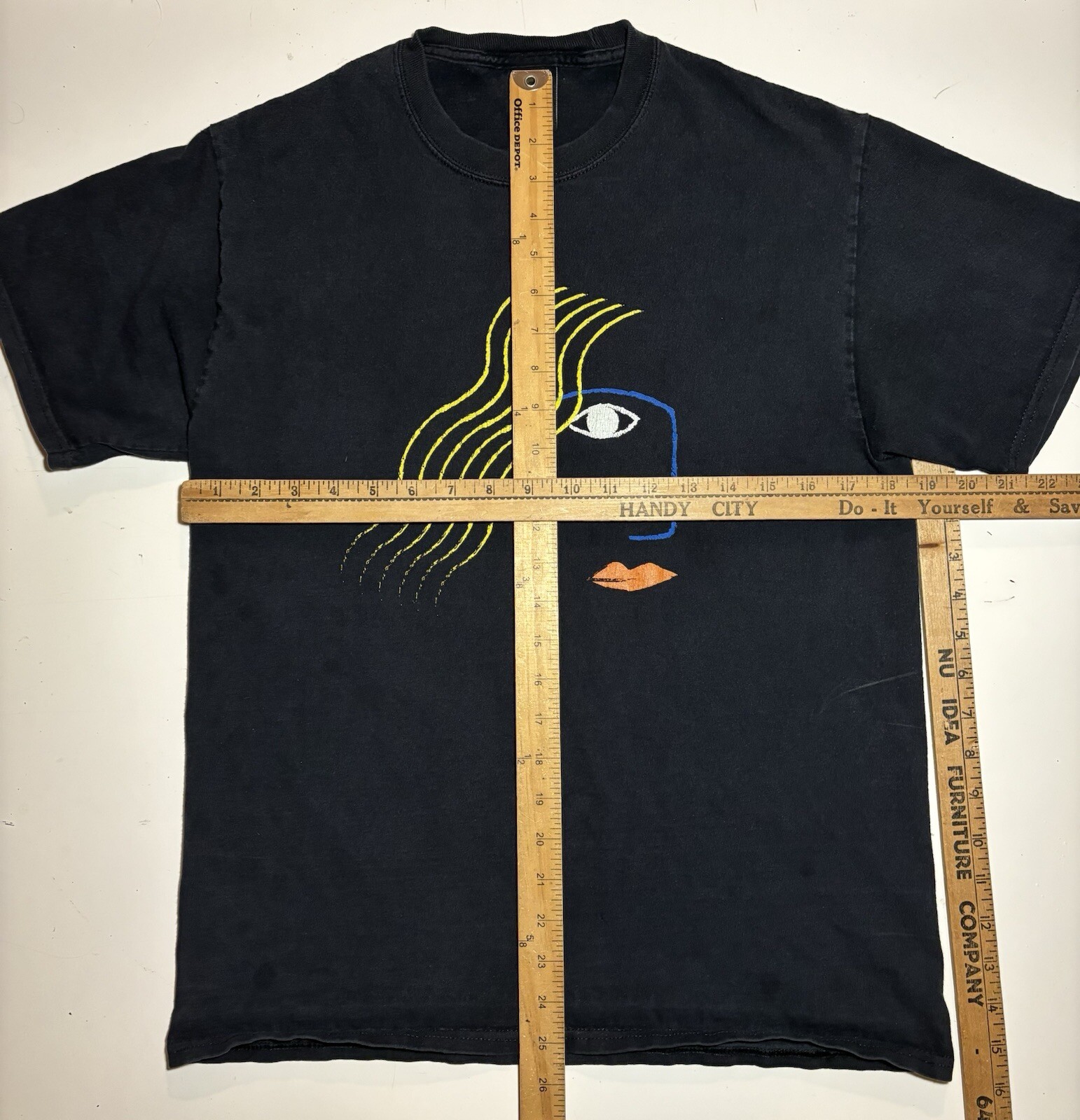 Only NY 1997 Center Of Arts T-Shirt Mens M Faded Distressed Tee Retro VTG
