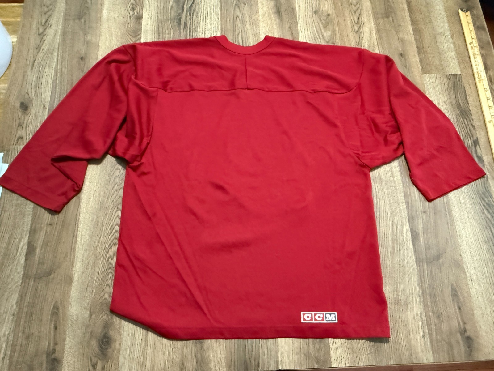 CCM Jersey Men&rsquo;s Size Medium Red Gold UMD Summer Hockey Camp