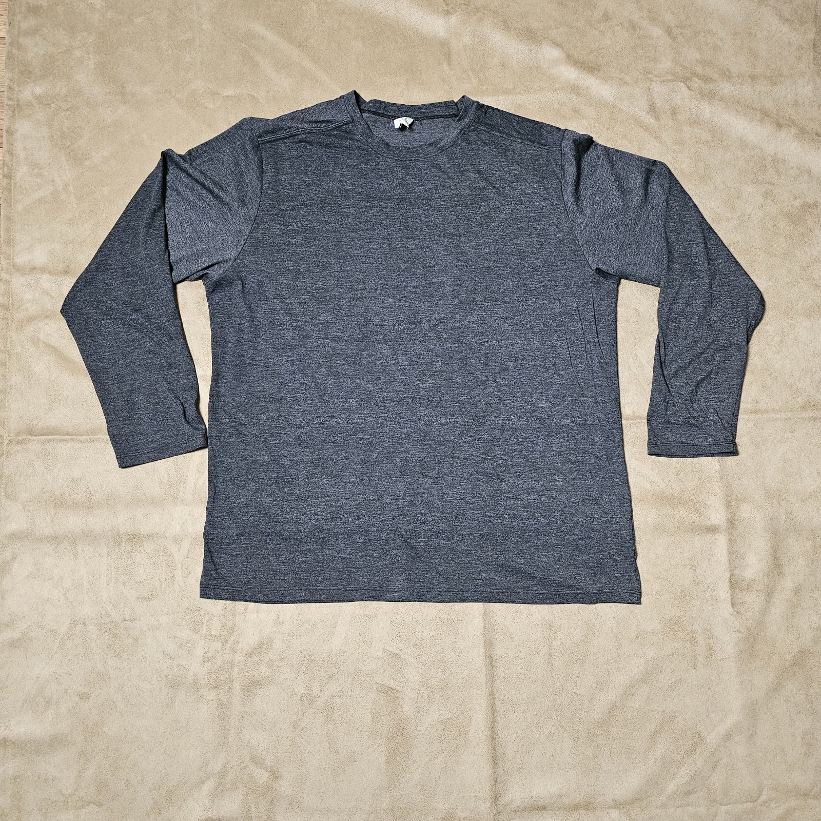 2 X Augusta Sportswear Polyester/Cotton/Rayon Tri-Blend Long Sleeves T-Shirt