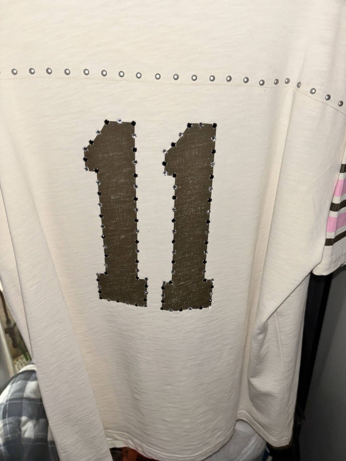 Supreme Men&rsquo;s White Studded Logo Graphic Cotton Knit Crewneck T-Shirt L