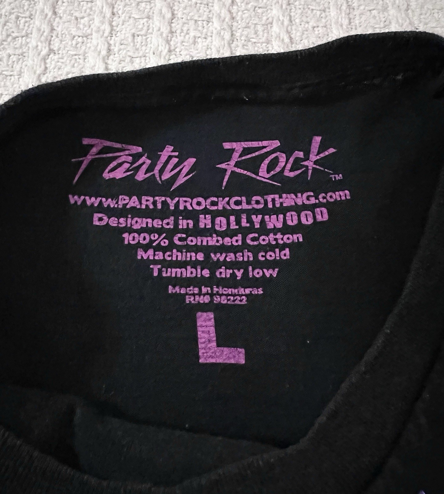 2011 LMFAO Everyday I&rsquo;M Shuffling Glitter Official Merch T-Shirt LG 20.5” X 27”