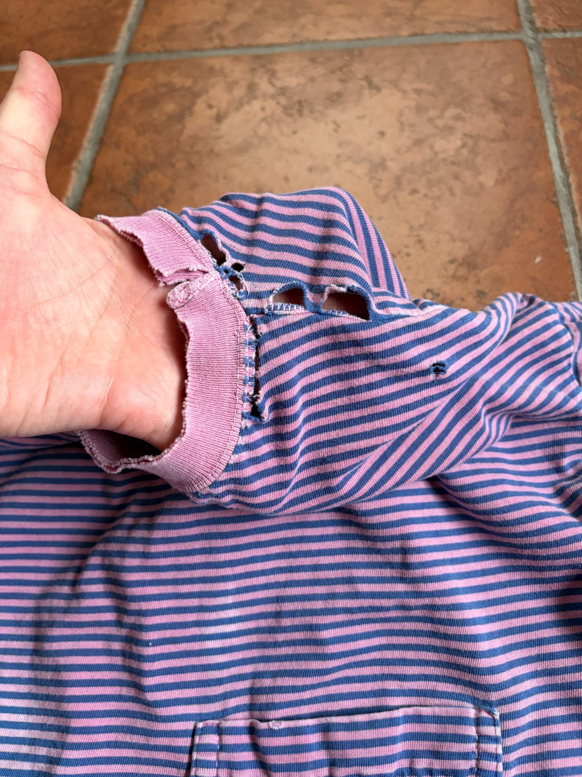 Single stitch vinatage Gap Tshirt distressed