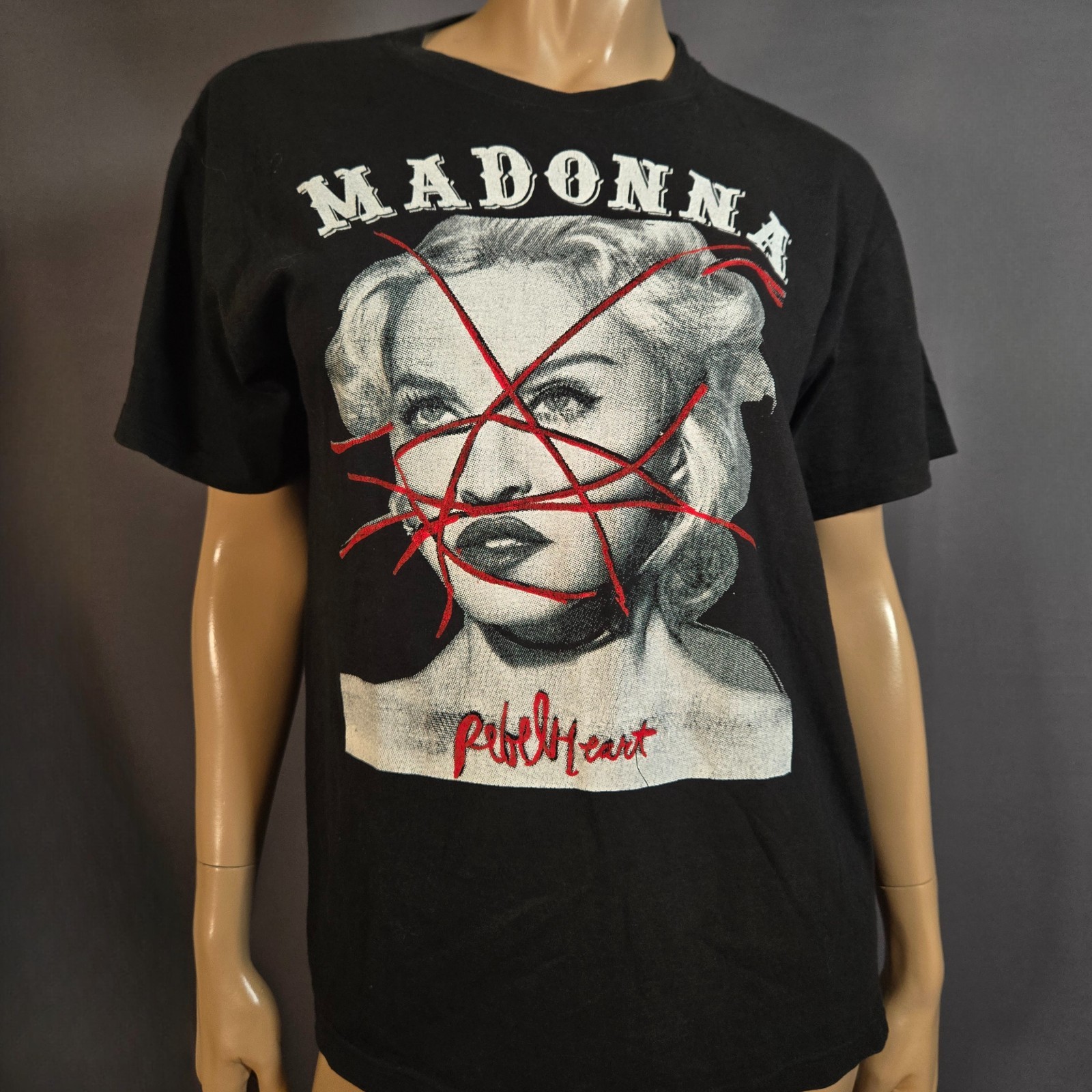 Madonna Rebel Heart 2015 Tour T Shirt Size M Black Short Sleeve Canada